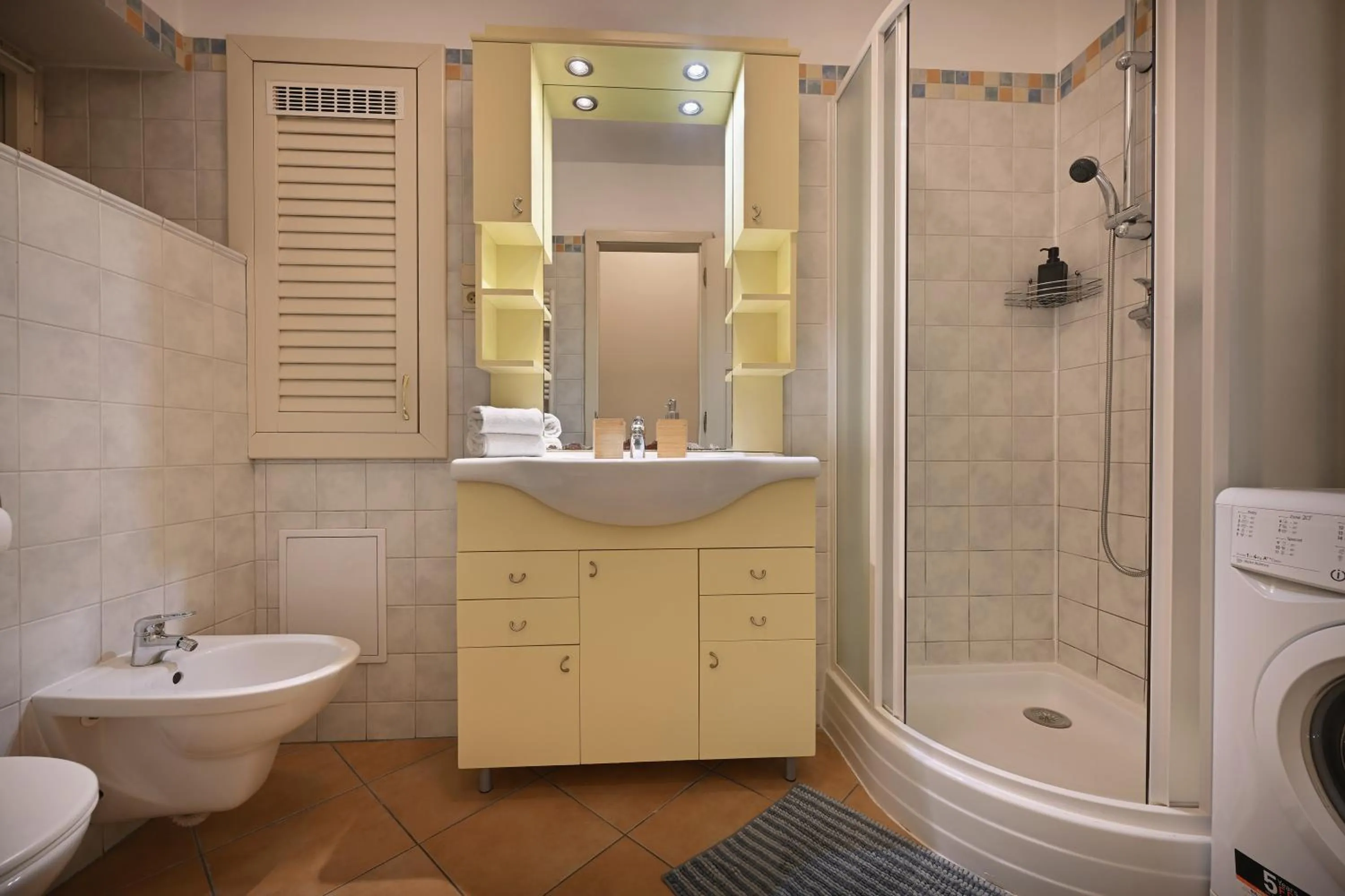 Shower in White Swan Boutique Apartments