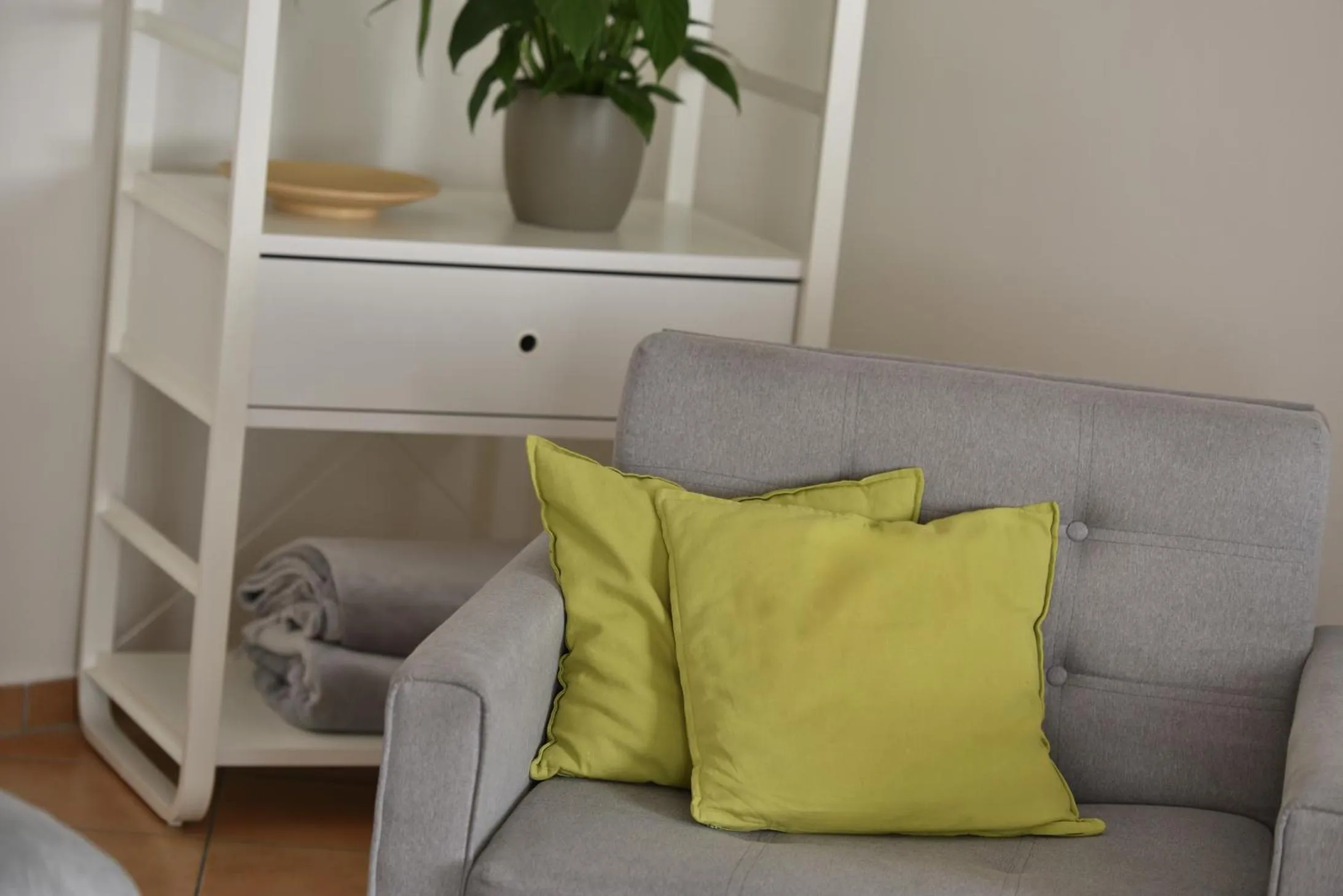 Seating area in White Swan Boutique Apartments