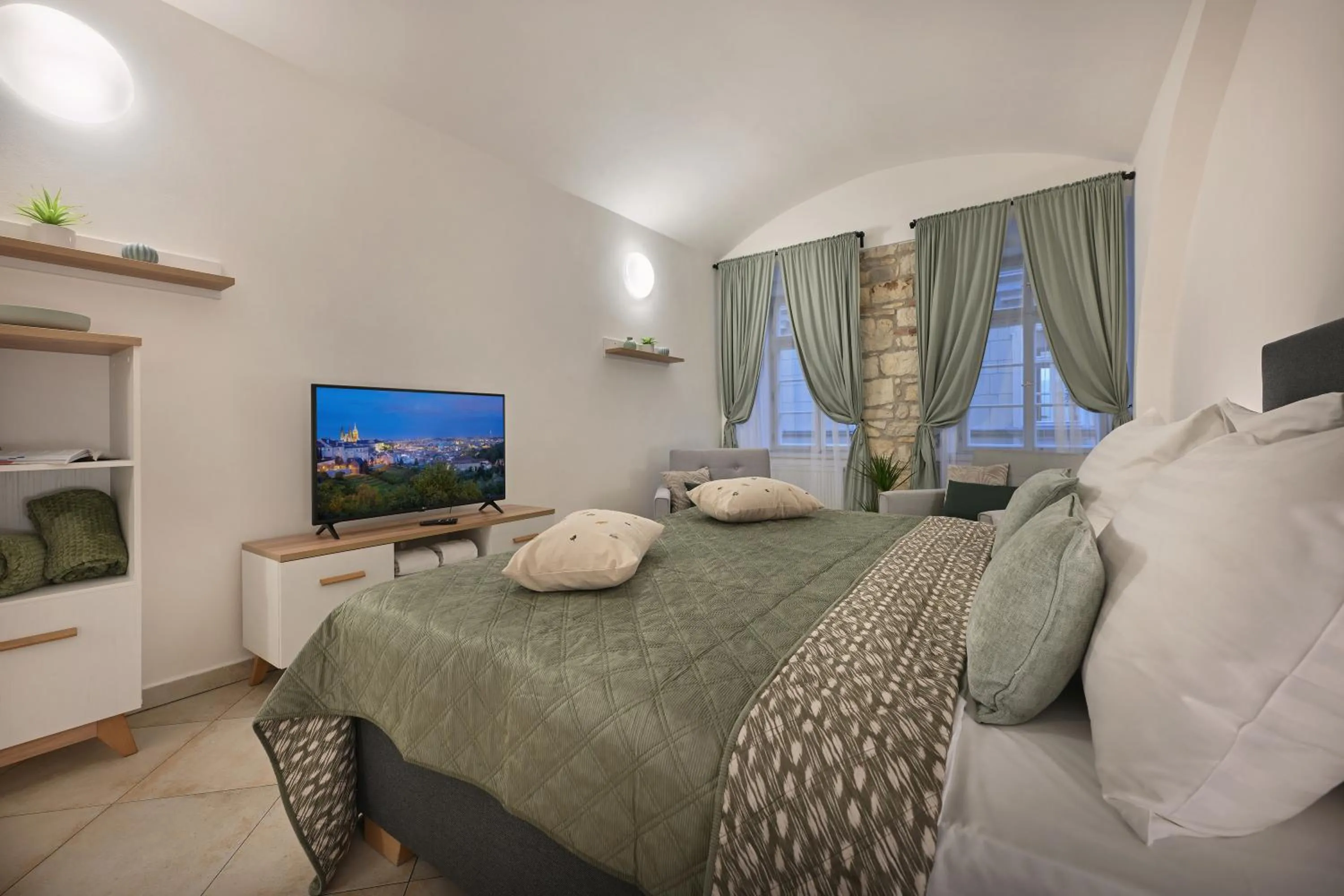 Bed in White Swan Boutique Apartments