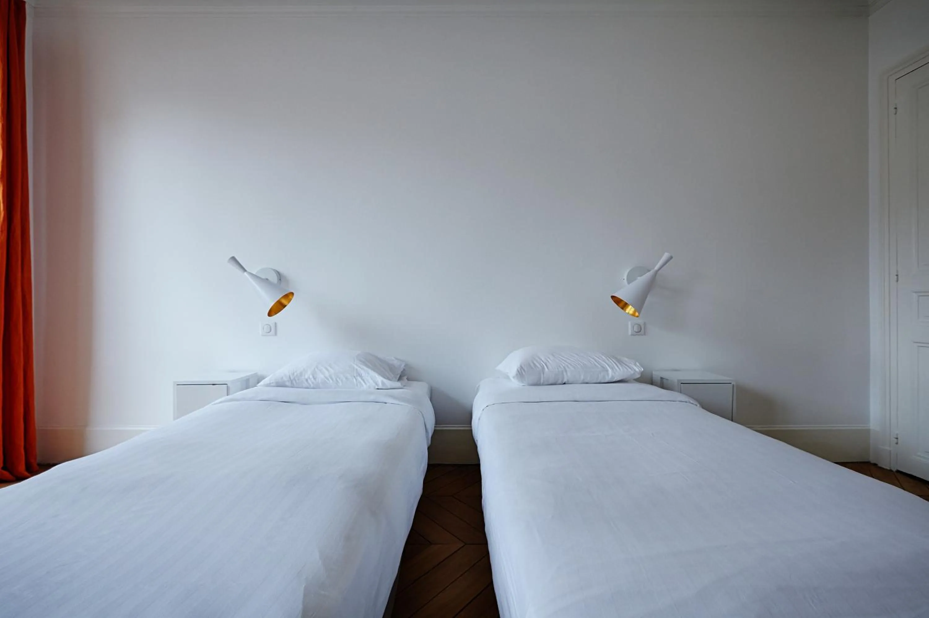 Bedroom, Bed in Veeve - Emerald Exuberance