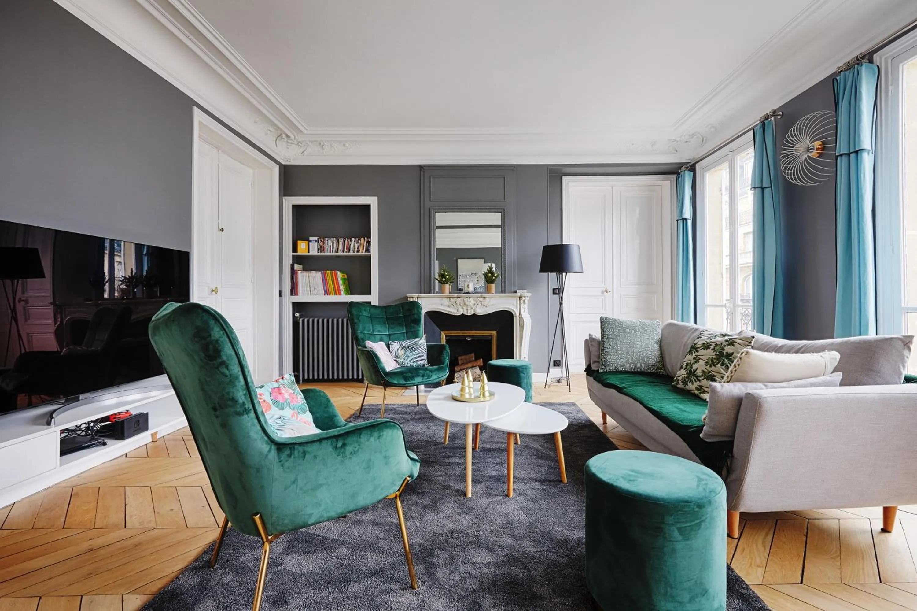 Living room in Veeve - Emerald Exuberance