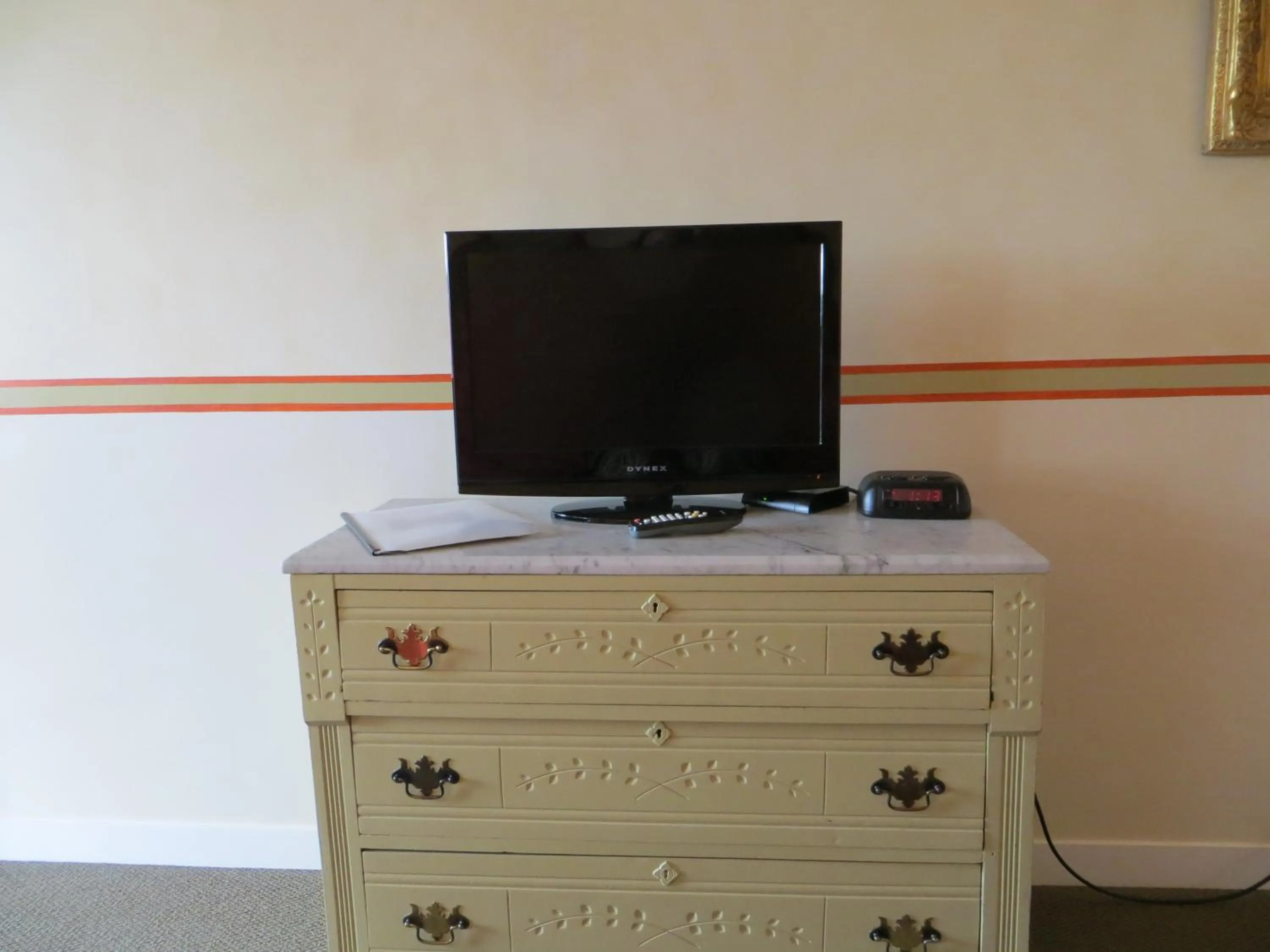 TV and multimedia in Hofsas House Hotel