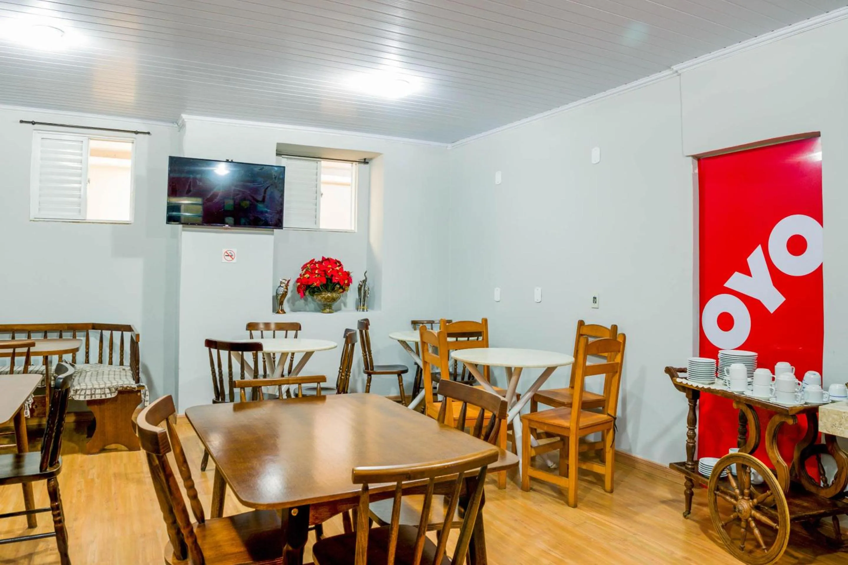 Restaurant/places to eat in OYO Hotel Lindoia, Petropolis