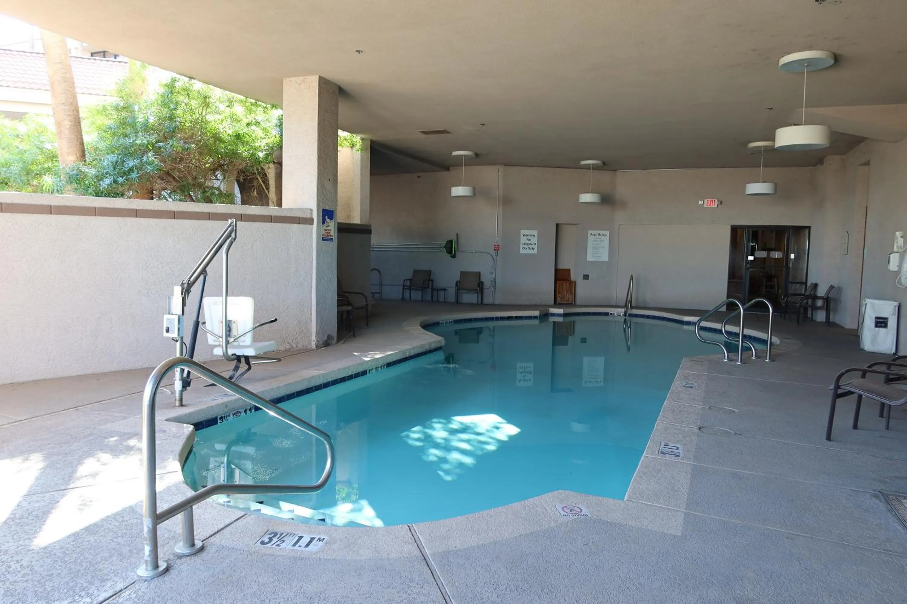 Swimming pool in GreenTree Hotel Phoenix West