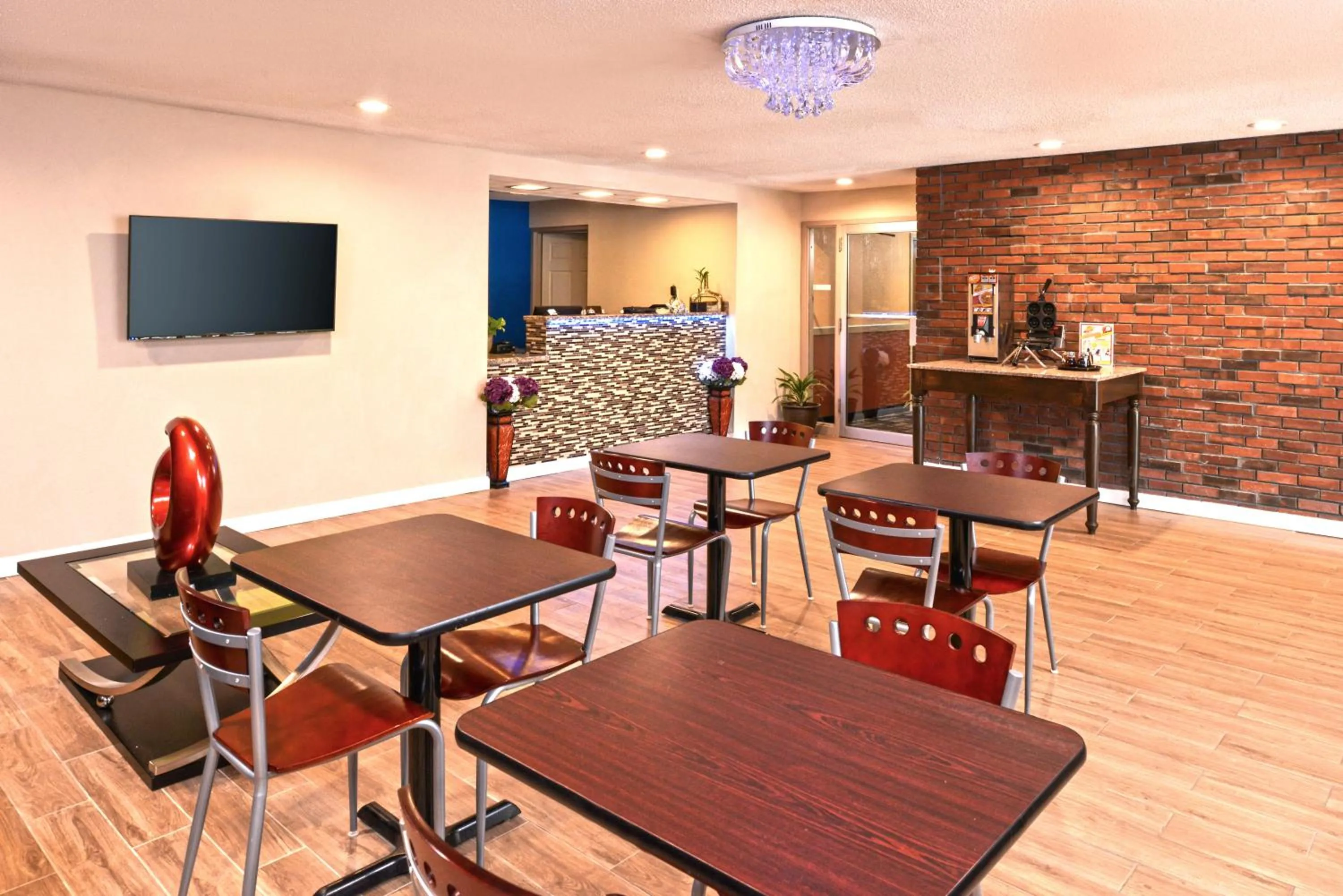 Lobby or reception in Motel 6 Putnam CT