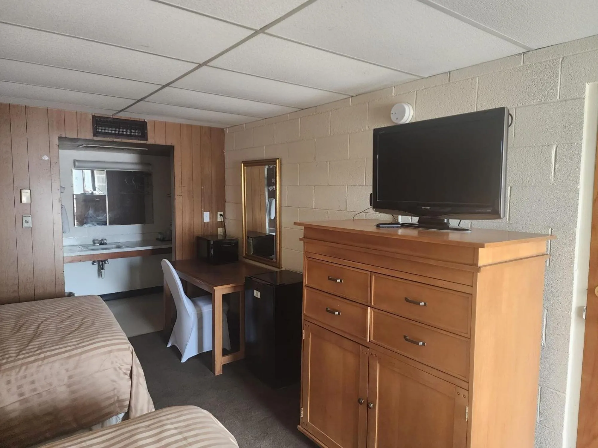 Bedroom in 1st Inn By OYO Quinter Hwy 70 KS