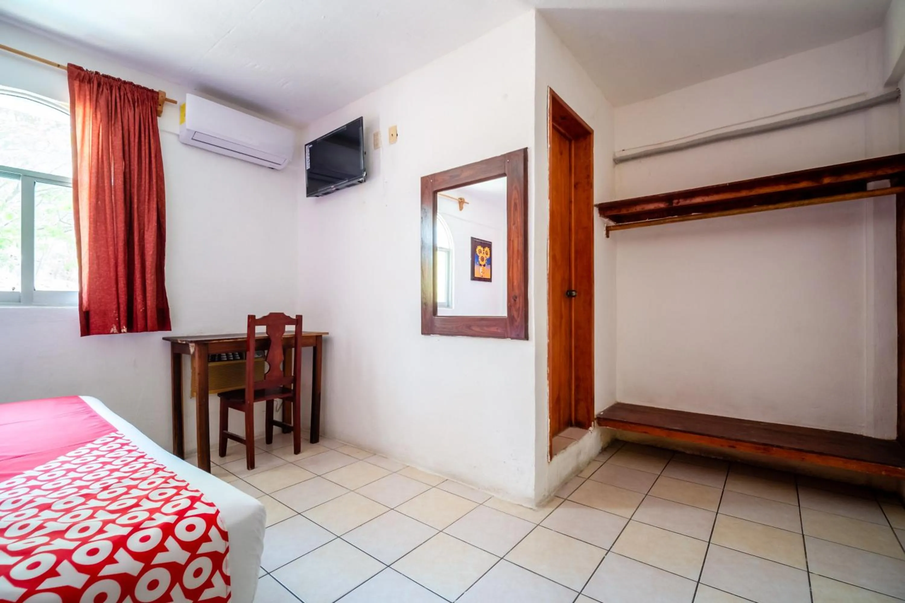 Bedroom, Bed in OYO Hotel Betsua Vista Hermosa, Huatulco