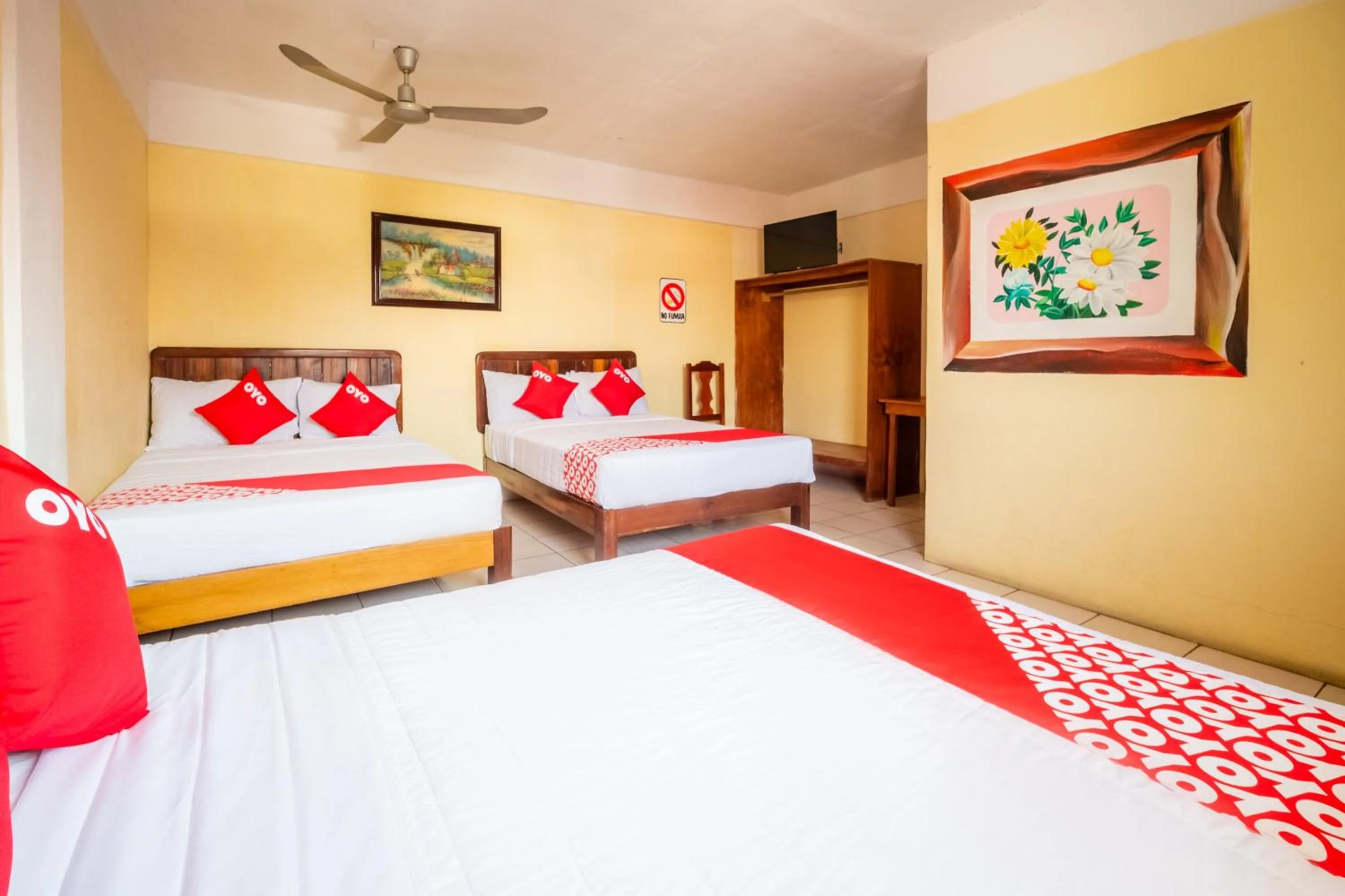 Bedroom, Bed in OYO Hotel Betsua Vista Hermosa, Huatulco