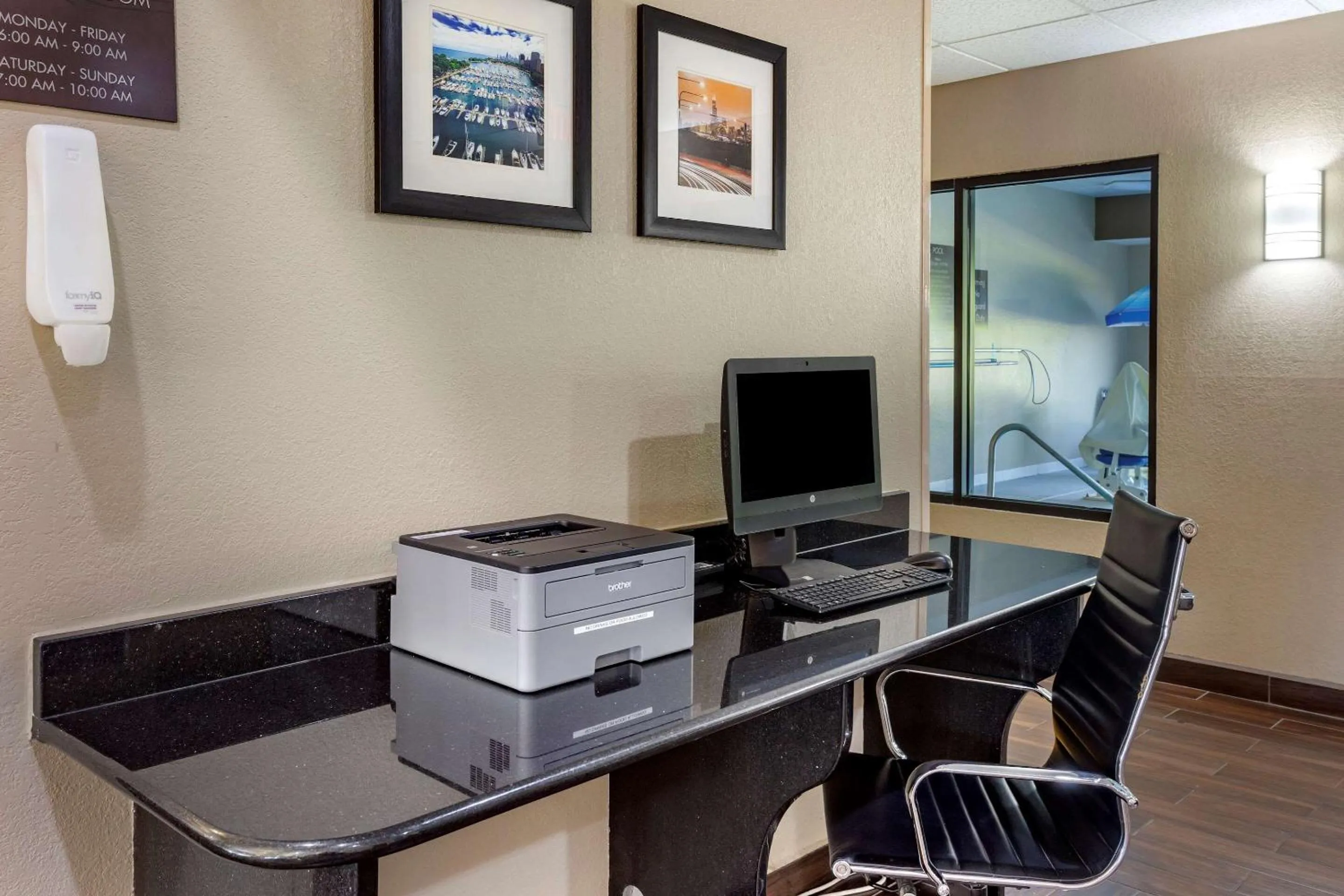 Business facilities in Comfort Inn & Suites North Aurora - Naperville