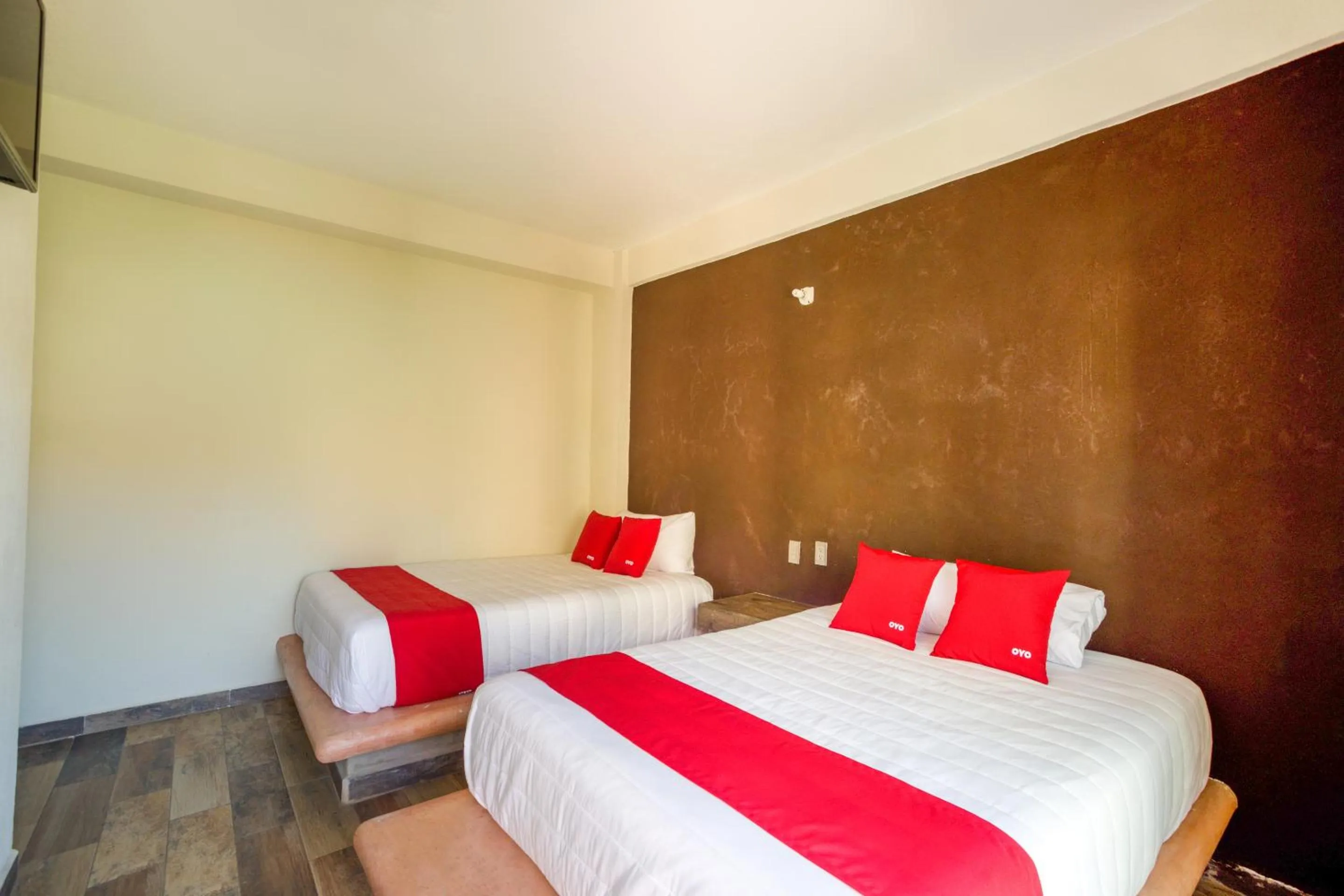 Bedroom in OYO Hotel Posada Lys, Zihuatanejo