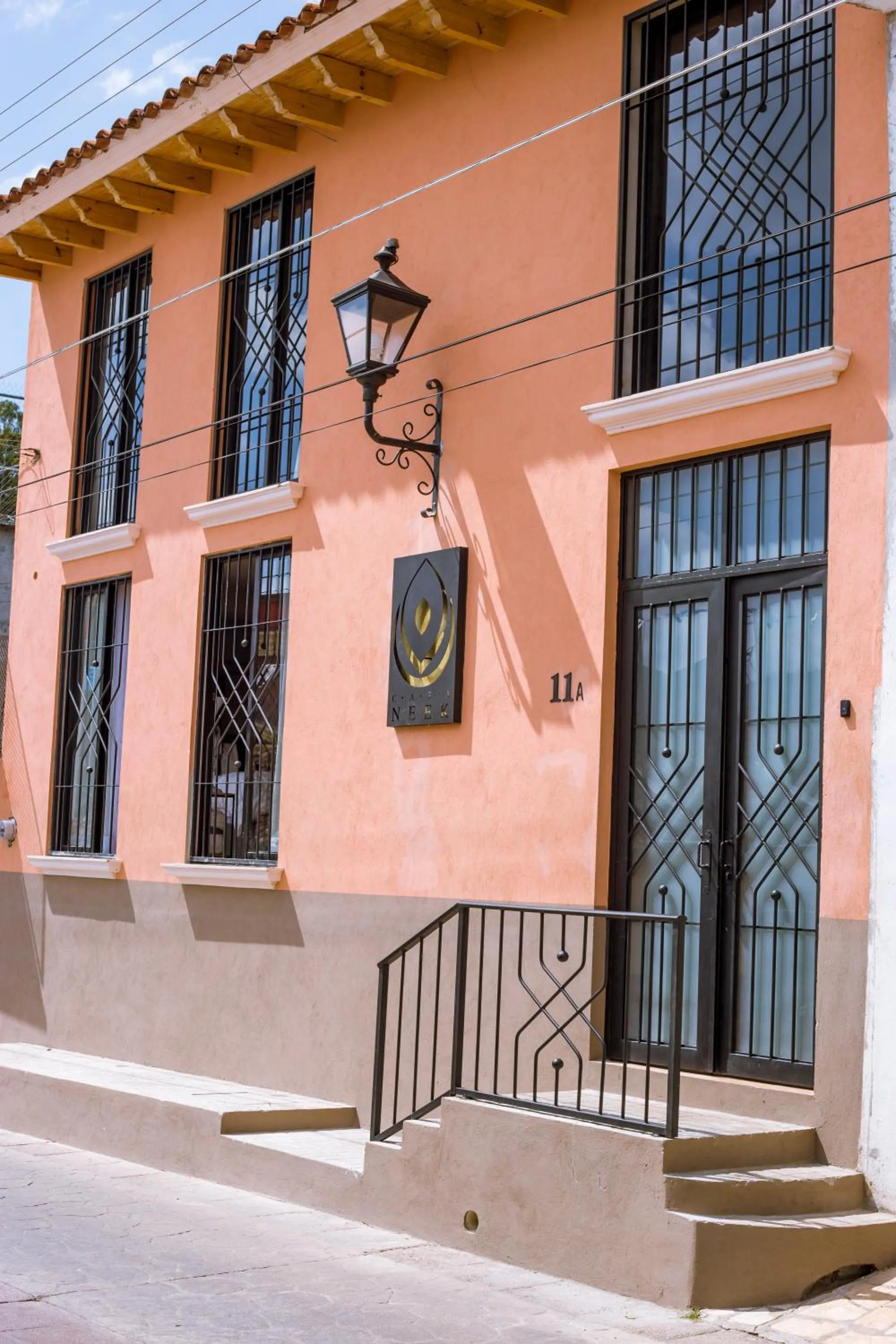 Facade/entrance in Casa Neek