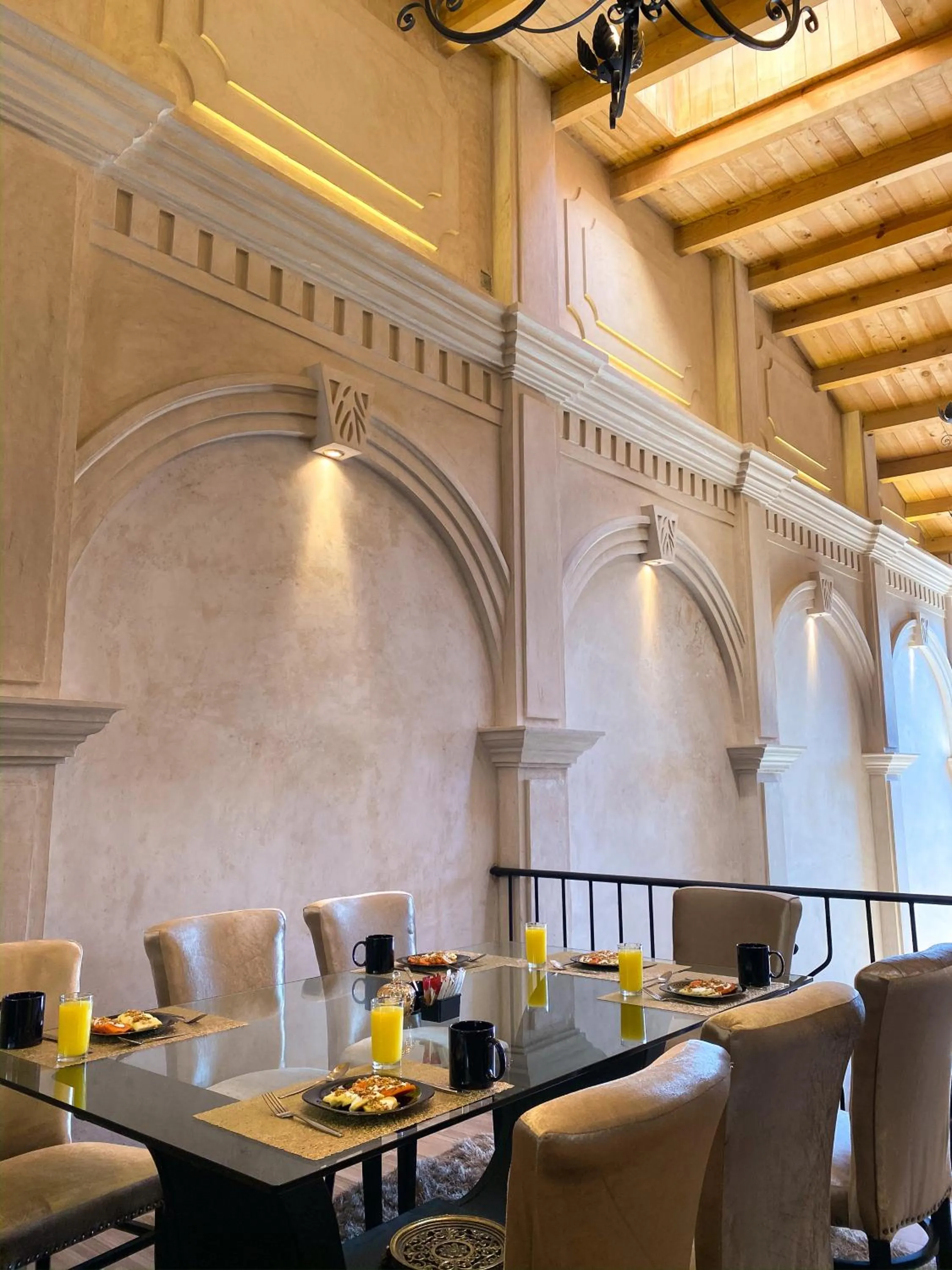 Restaurant/places to eat in Casa Neek