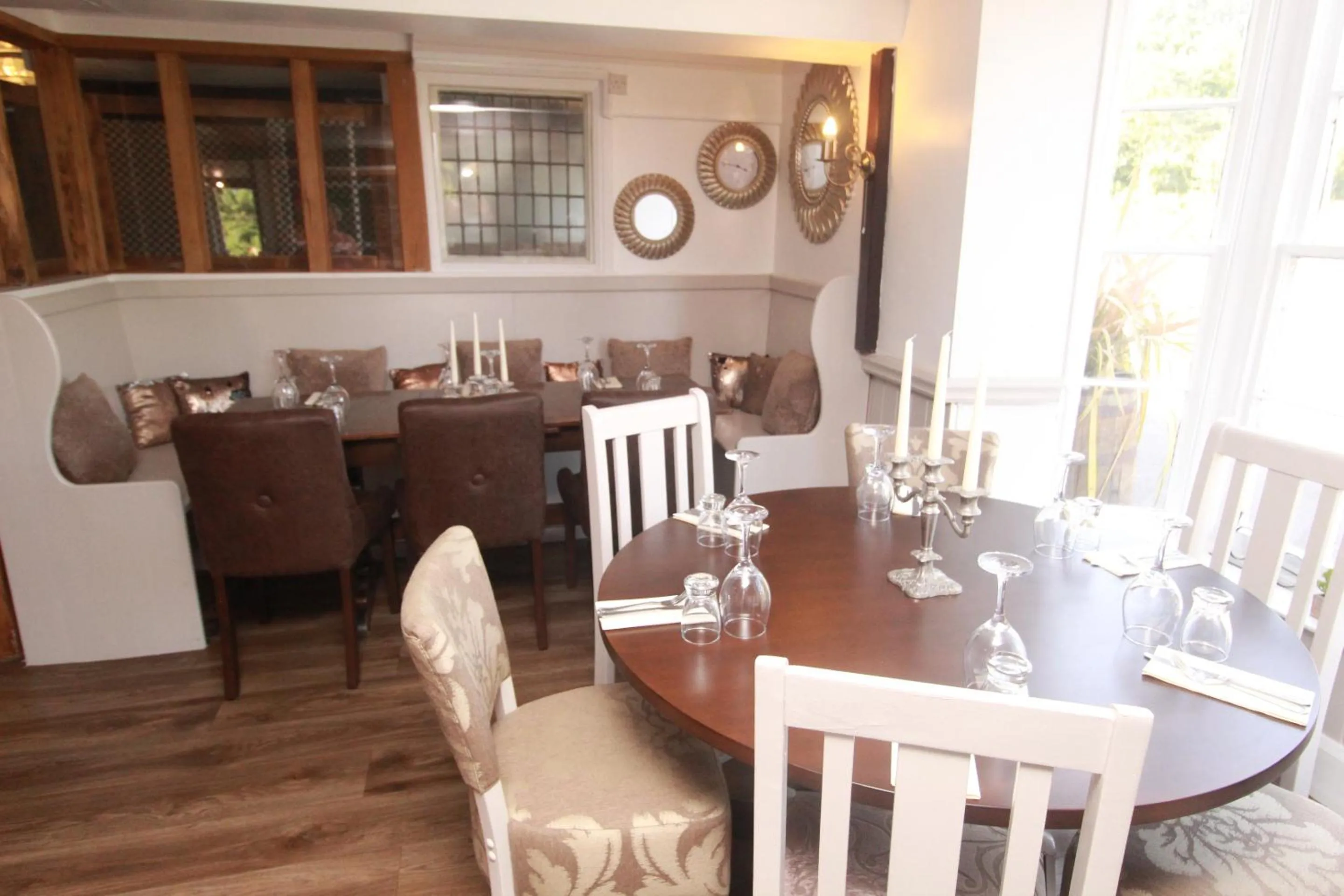 Dining area in Kings Head Inn