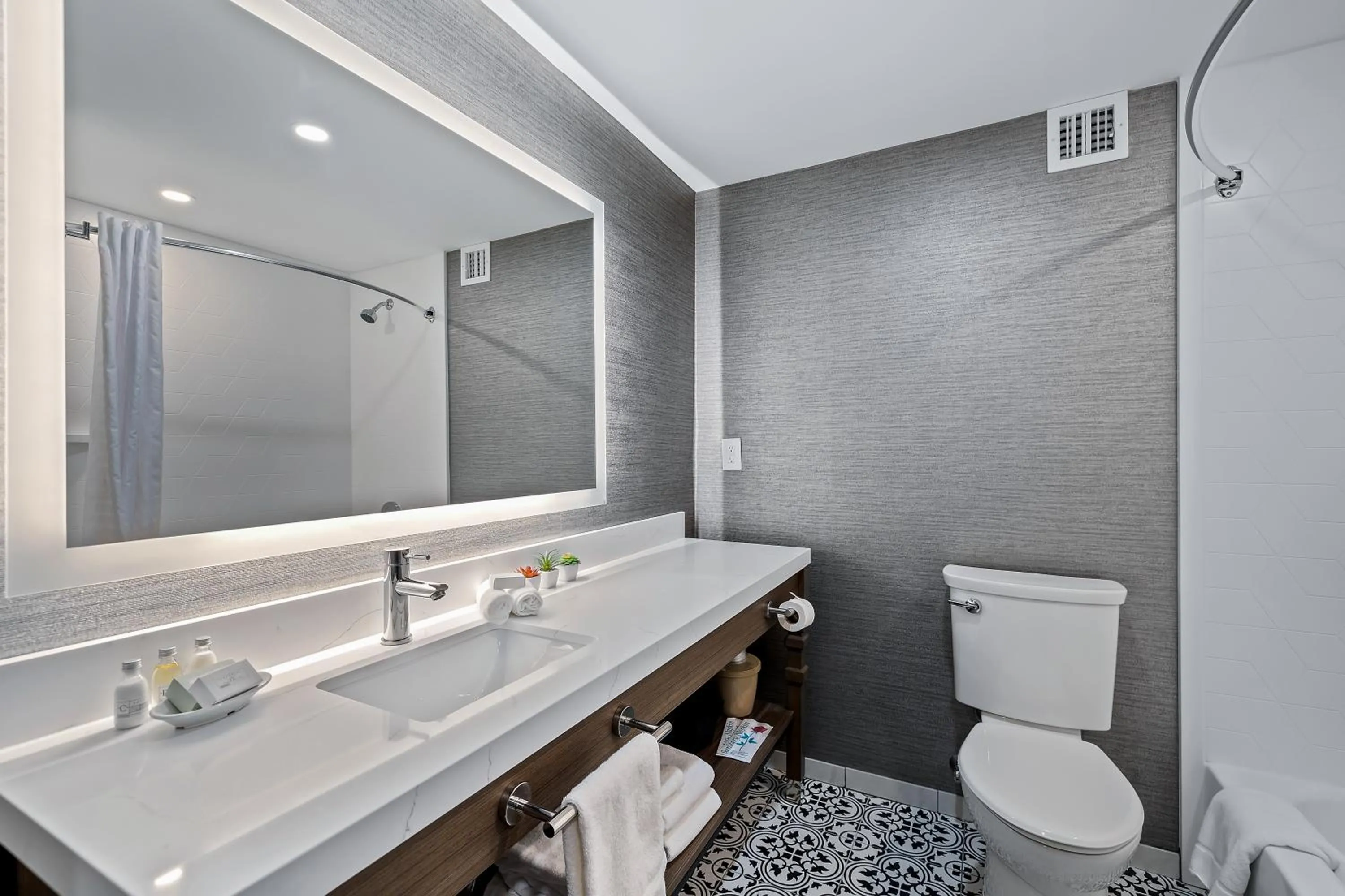 John Carver Inn & Spa