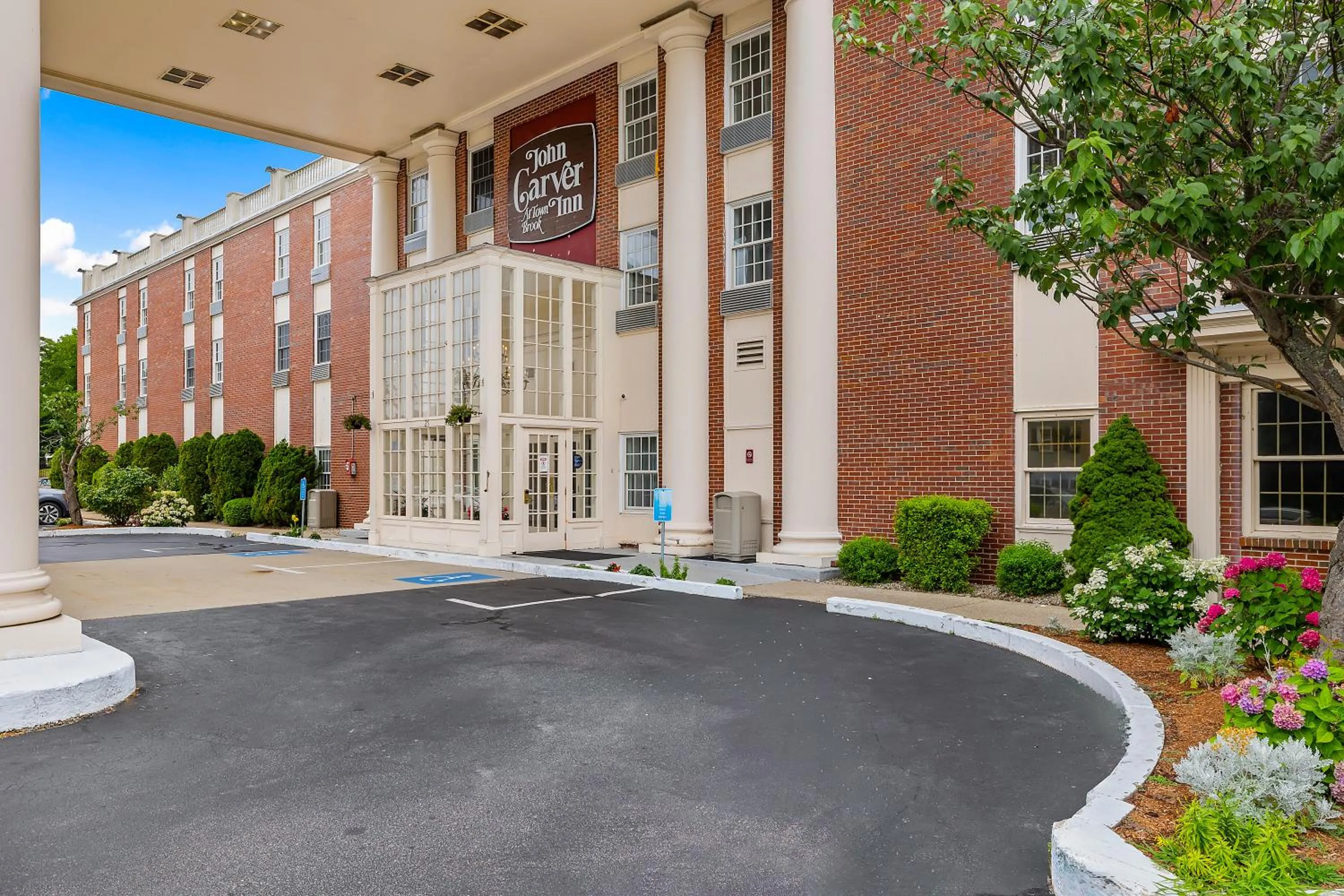 John Carver Inn & Spa