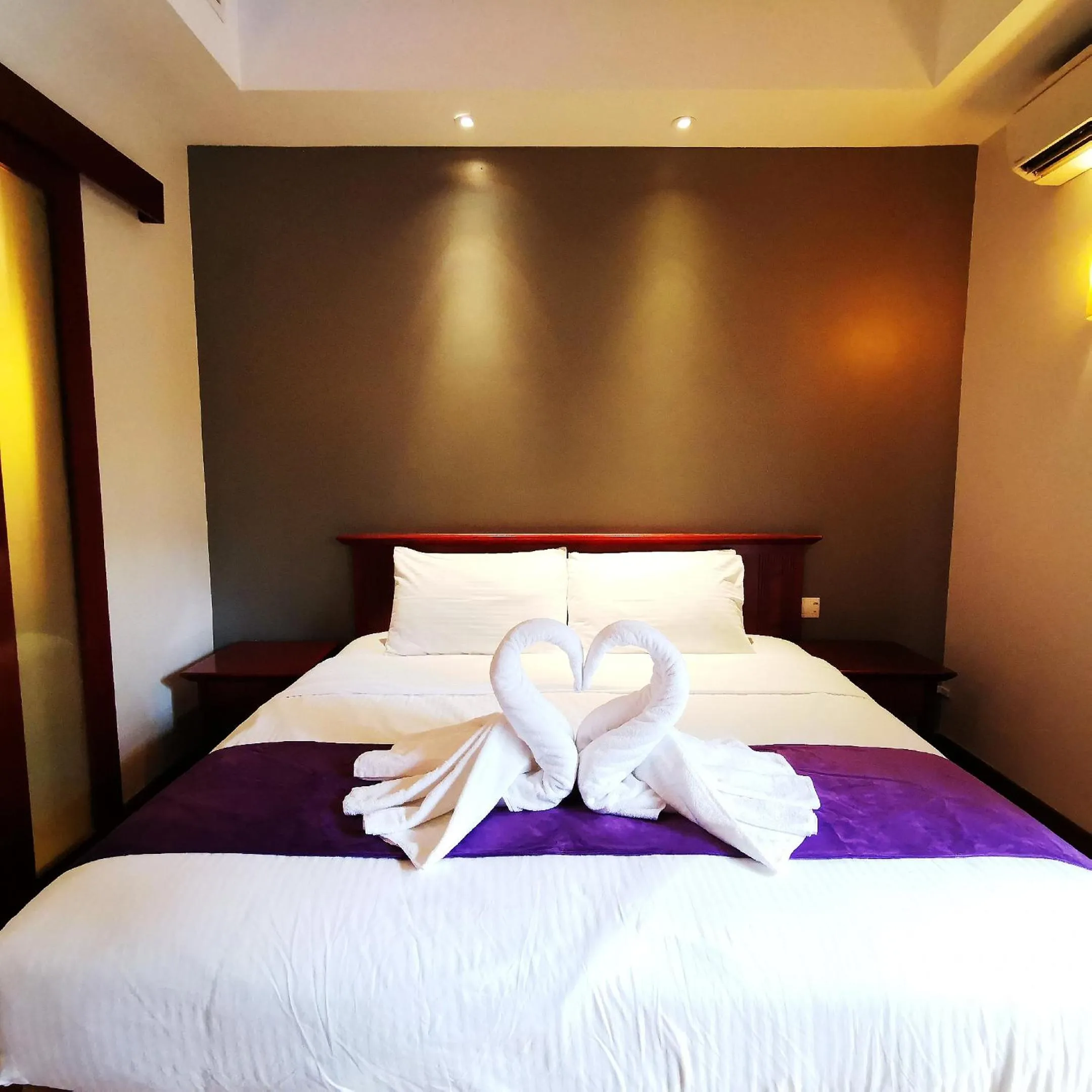 Bed in 【Amazing】Pool View 2BR Suite @ Pulai Springs Resort