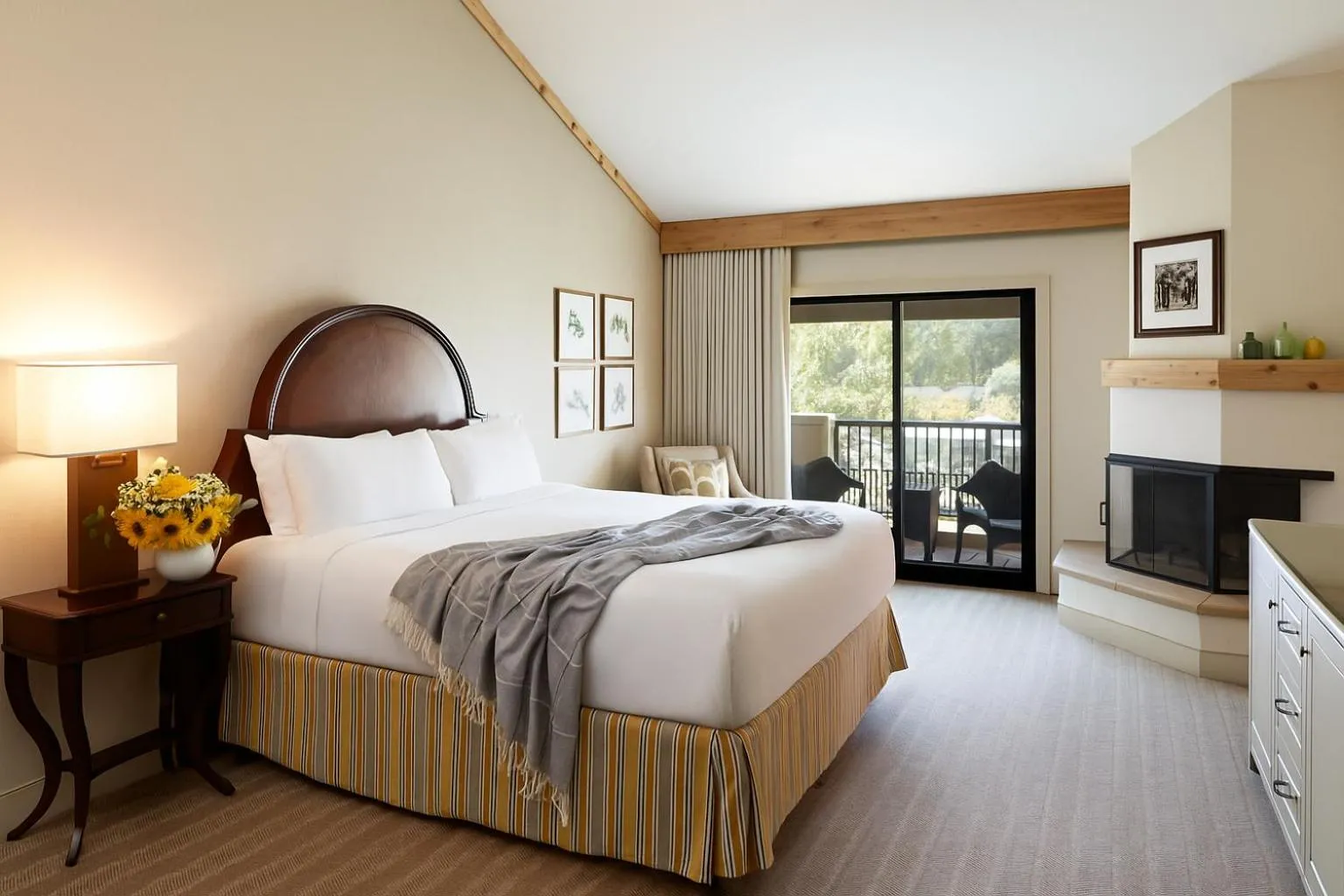 Bed in Napa Valley Lodge