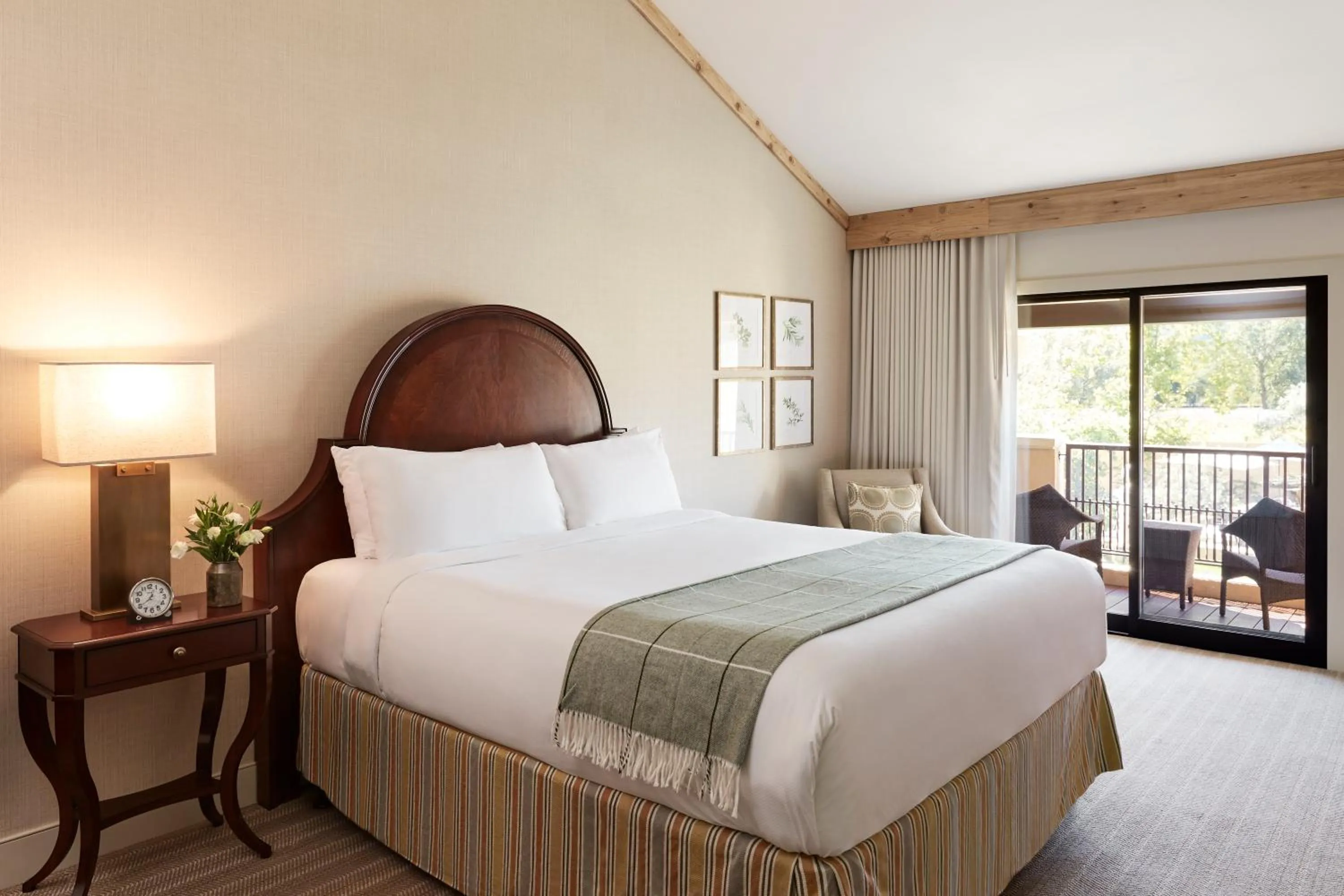 Bed in Napa Valley Lodge