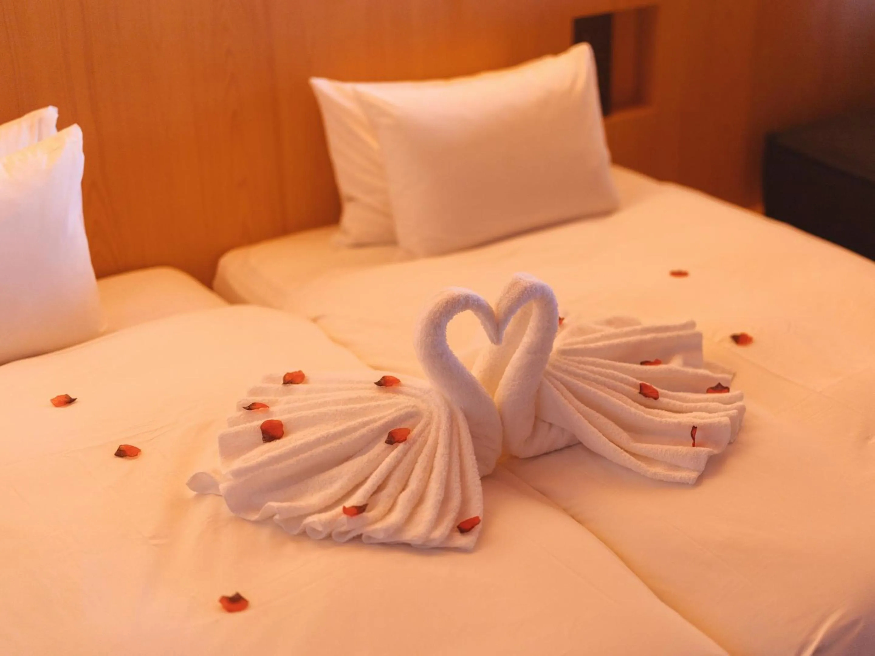 Decorative detail, Bed in SOKI ATAMI