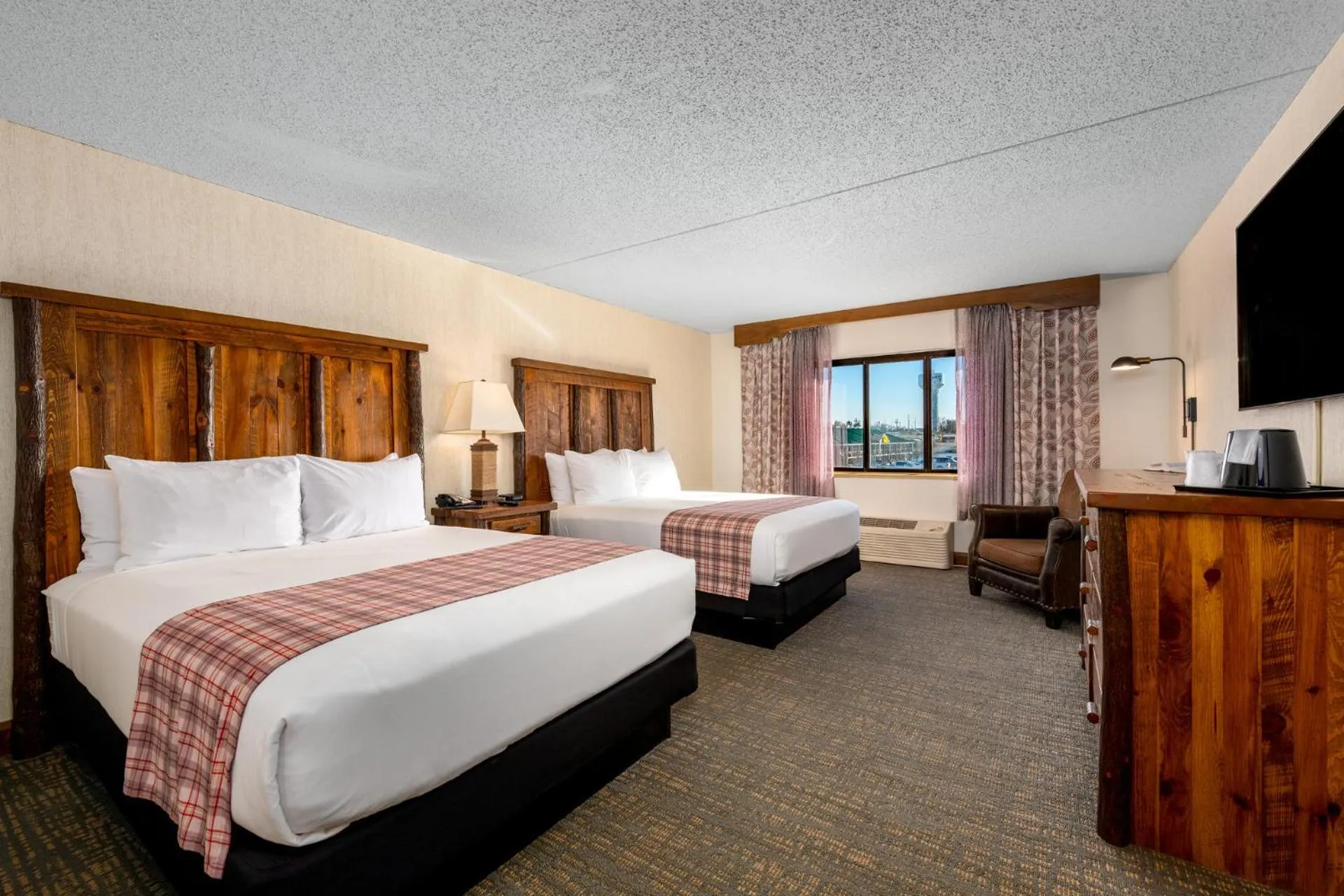 Bed in Lodge of the Ozarks