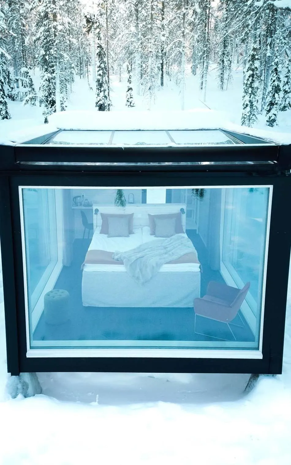 Property building, Bed in Arctic Skylight Lodge