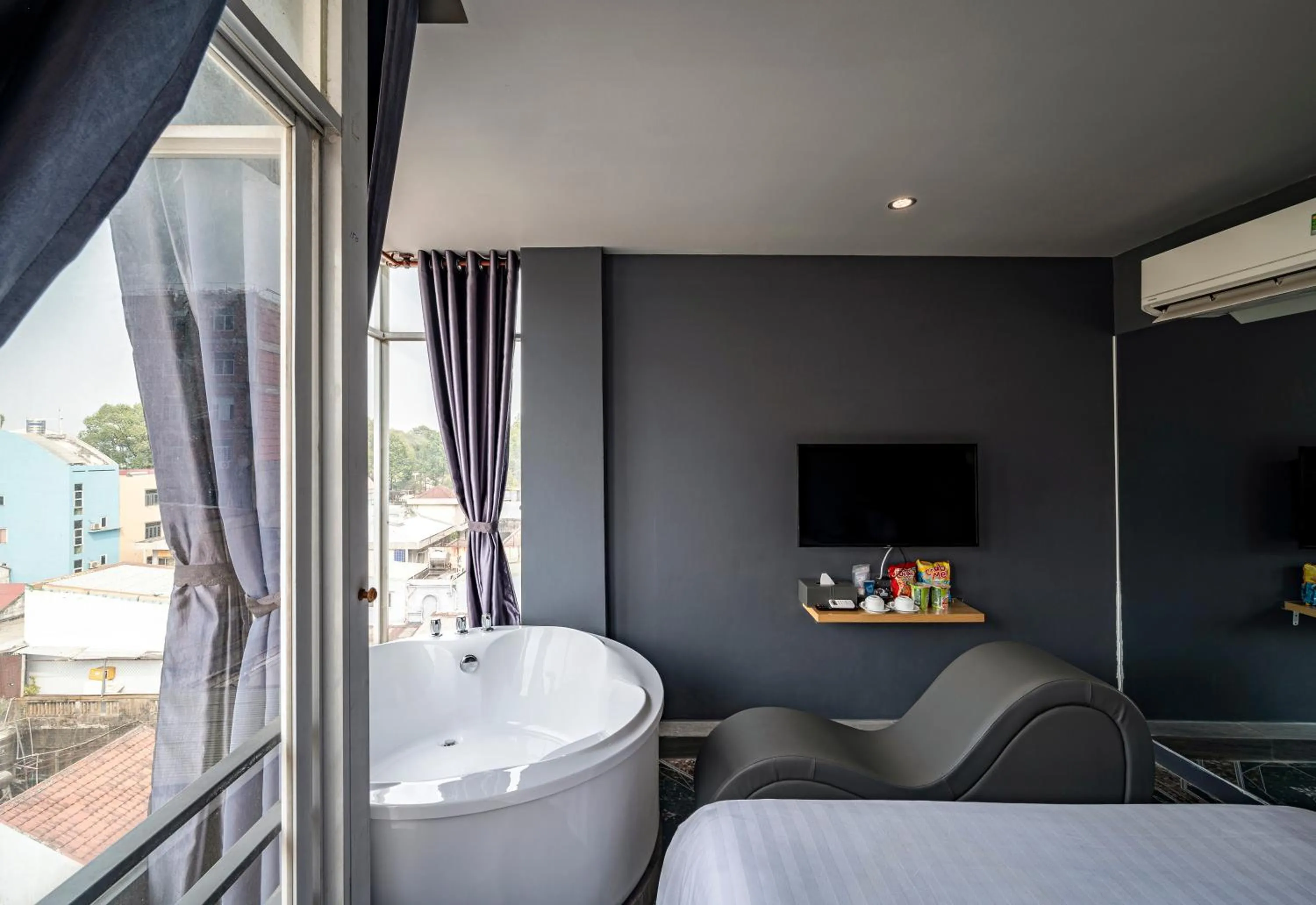 Bath in Bonita Boutique Hotel