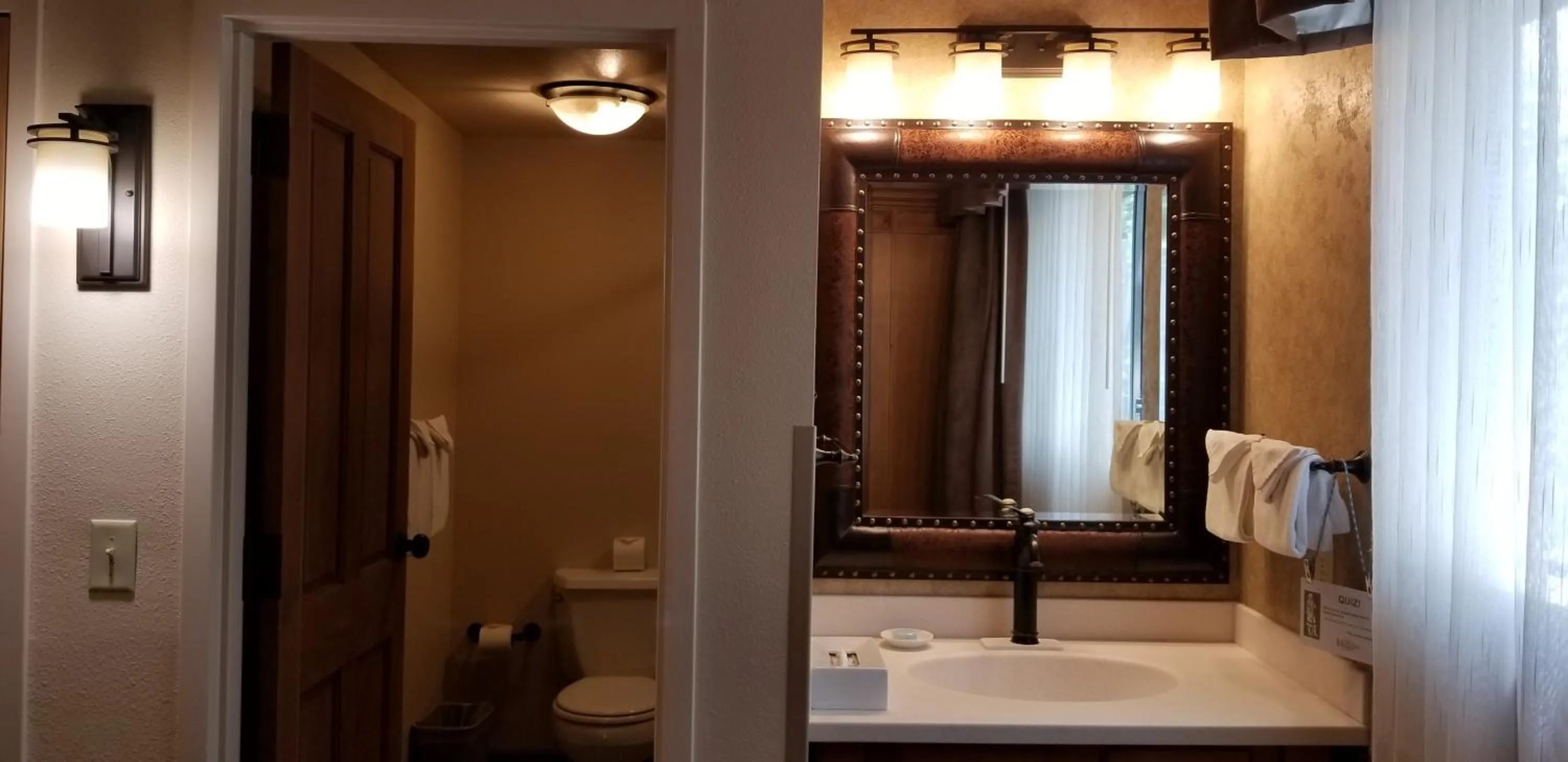 Toilet in The Rockwell Inn