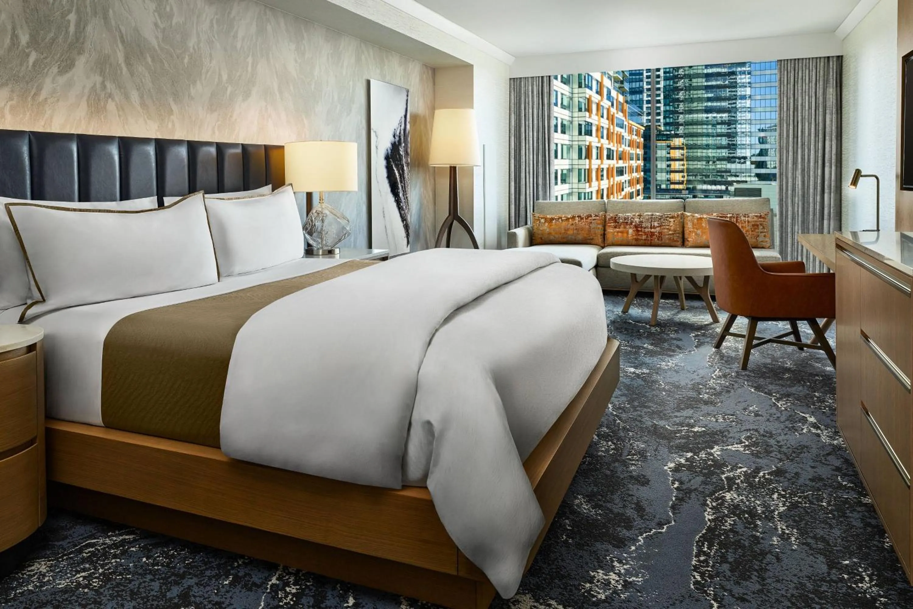 Photo of the whole room, Bed in The Westin Bellevue