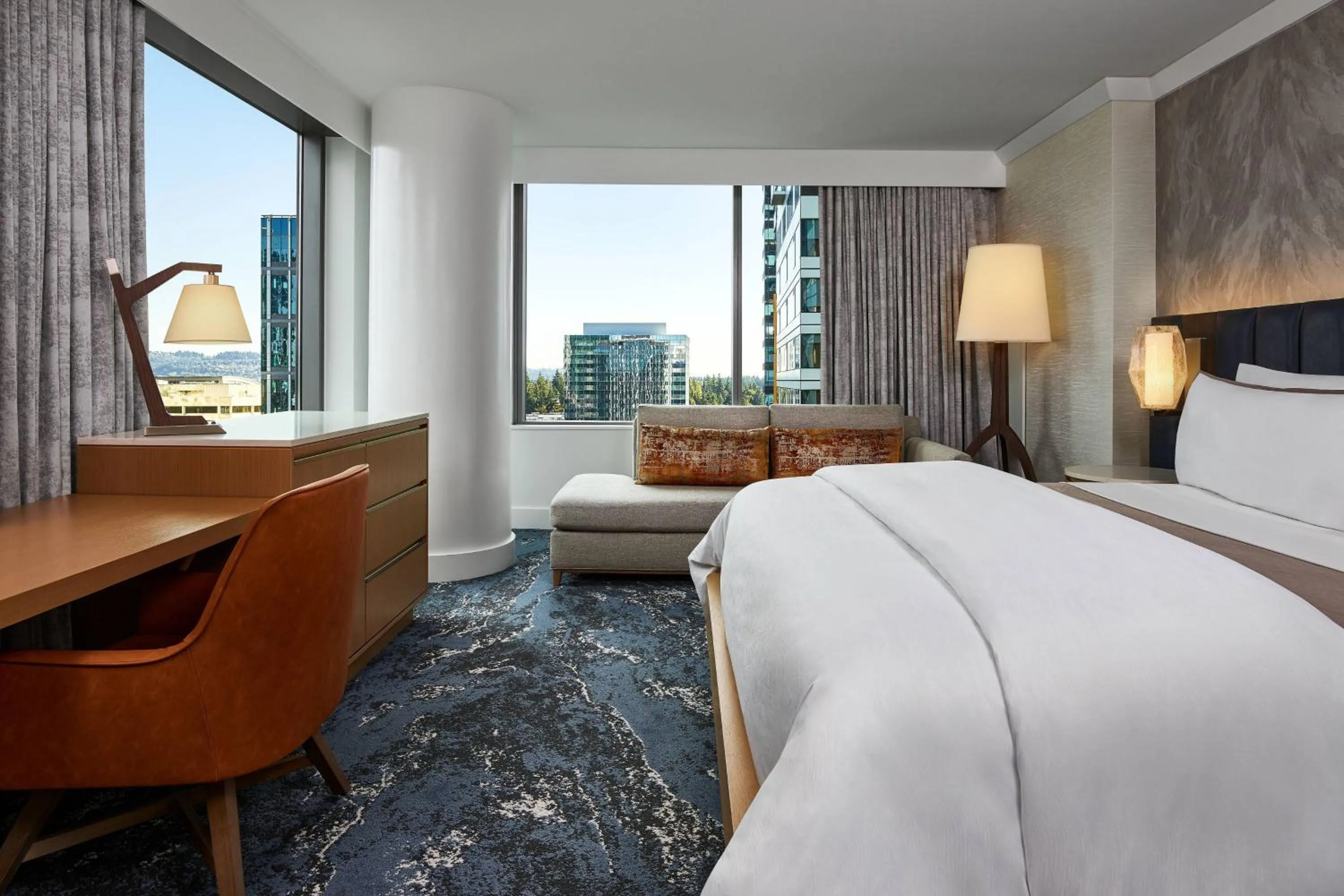 Photo of the whole room, Bed in The Westin Bellevue