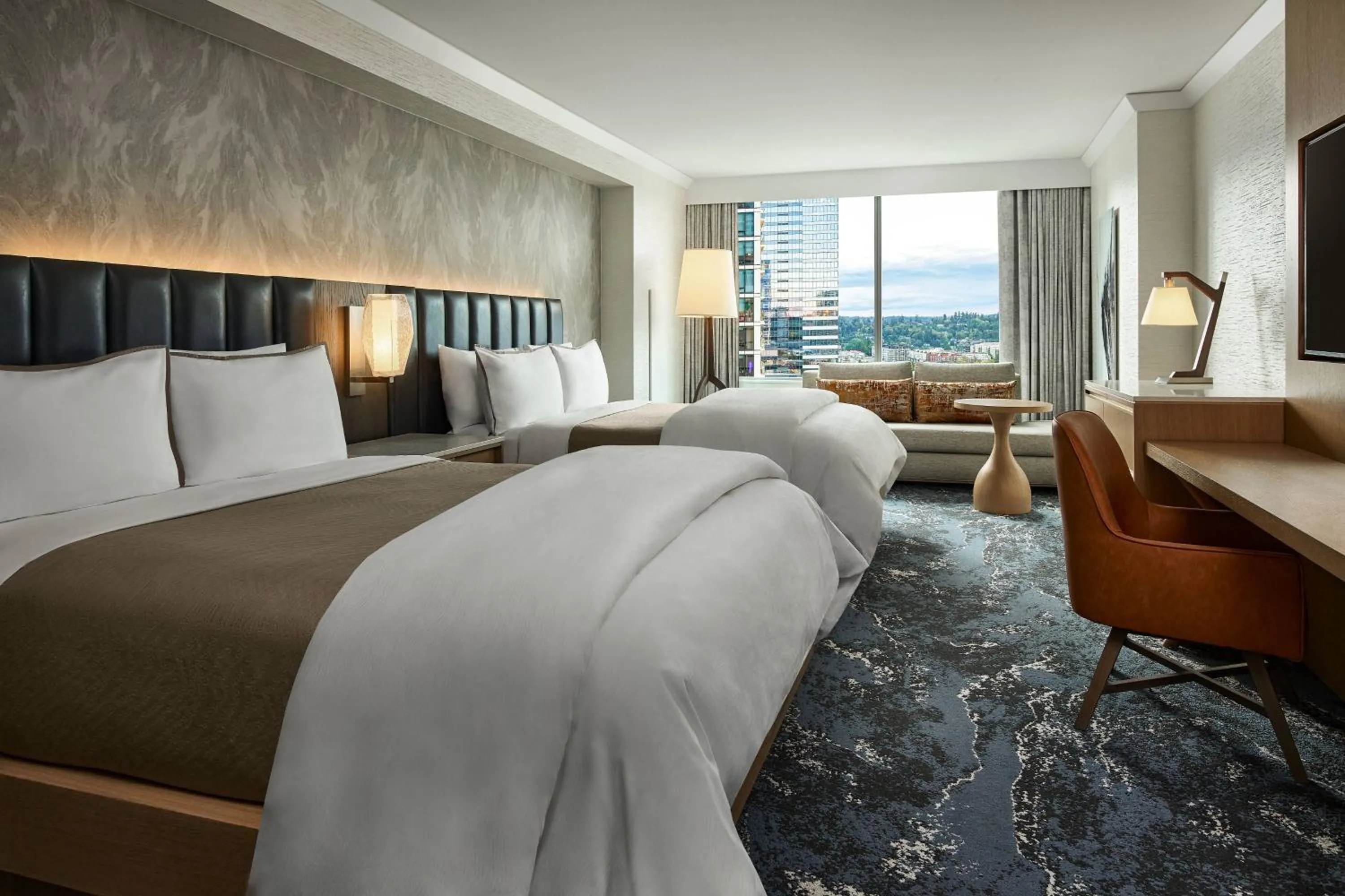 Photo of the whole room, Bed in The Westin Bellevue