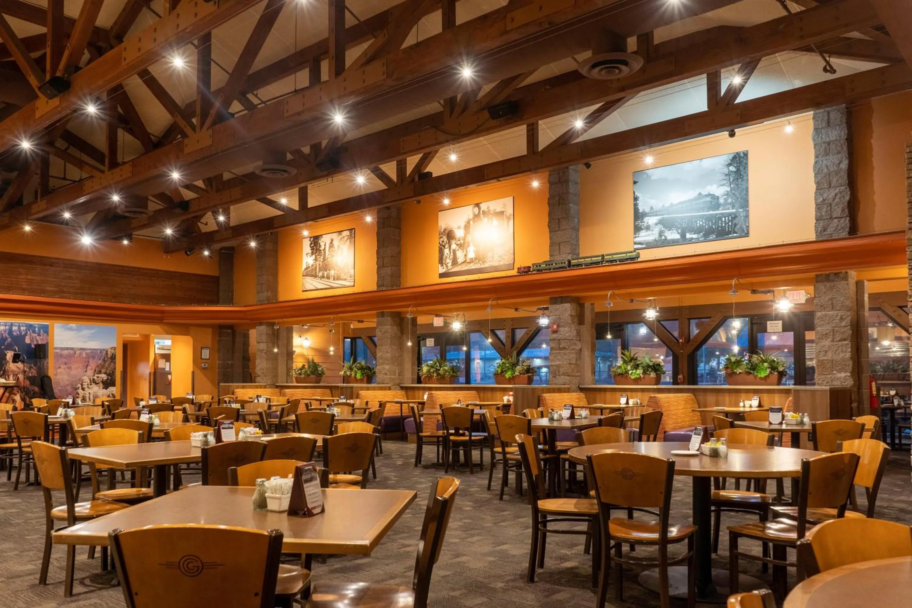 Restaurant/places to eat in Grand Canyon Railway Hotel