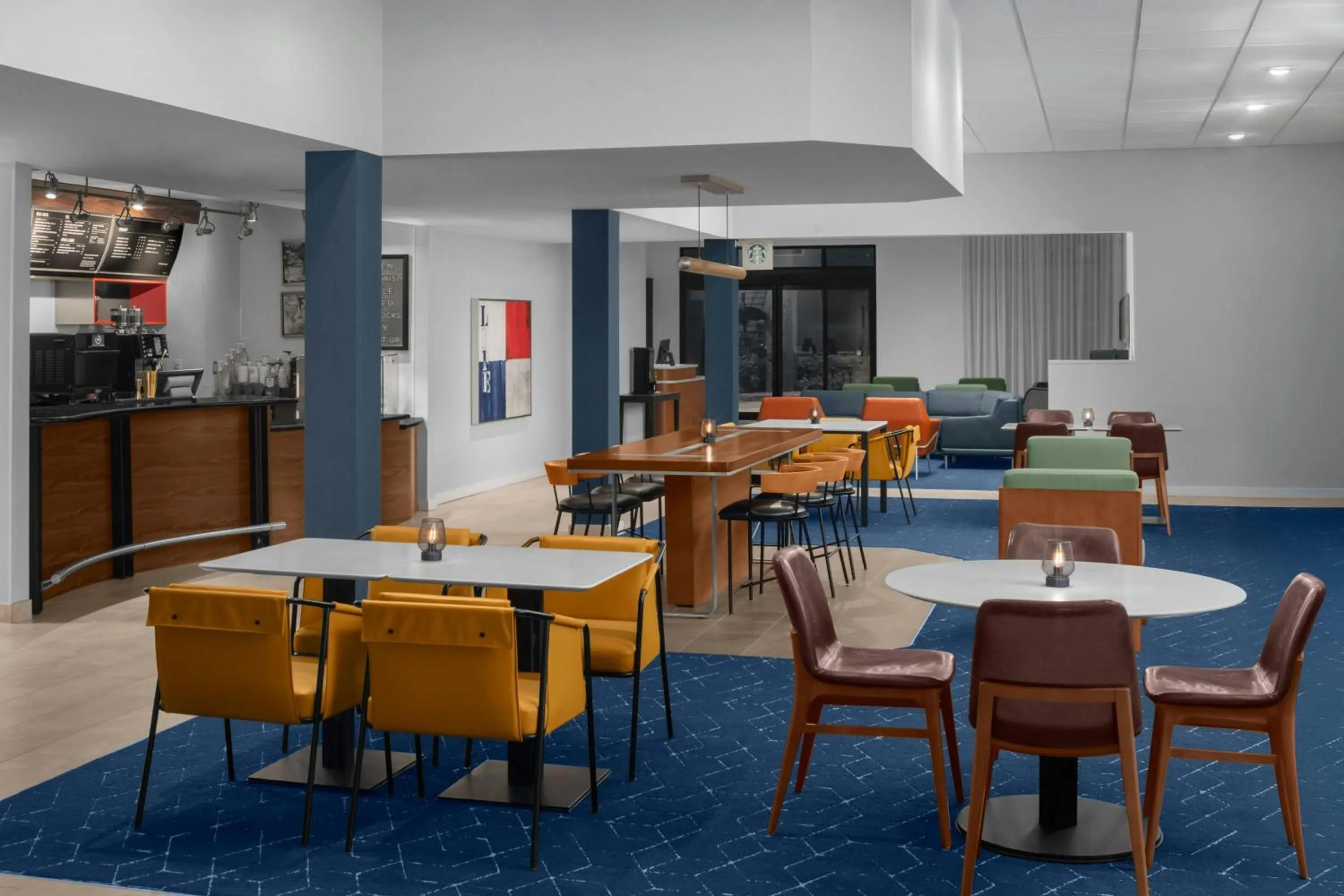 Lounge or bar in Courtyard Fort Lauderdale East Lauderdale-by-the-Sea