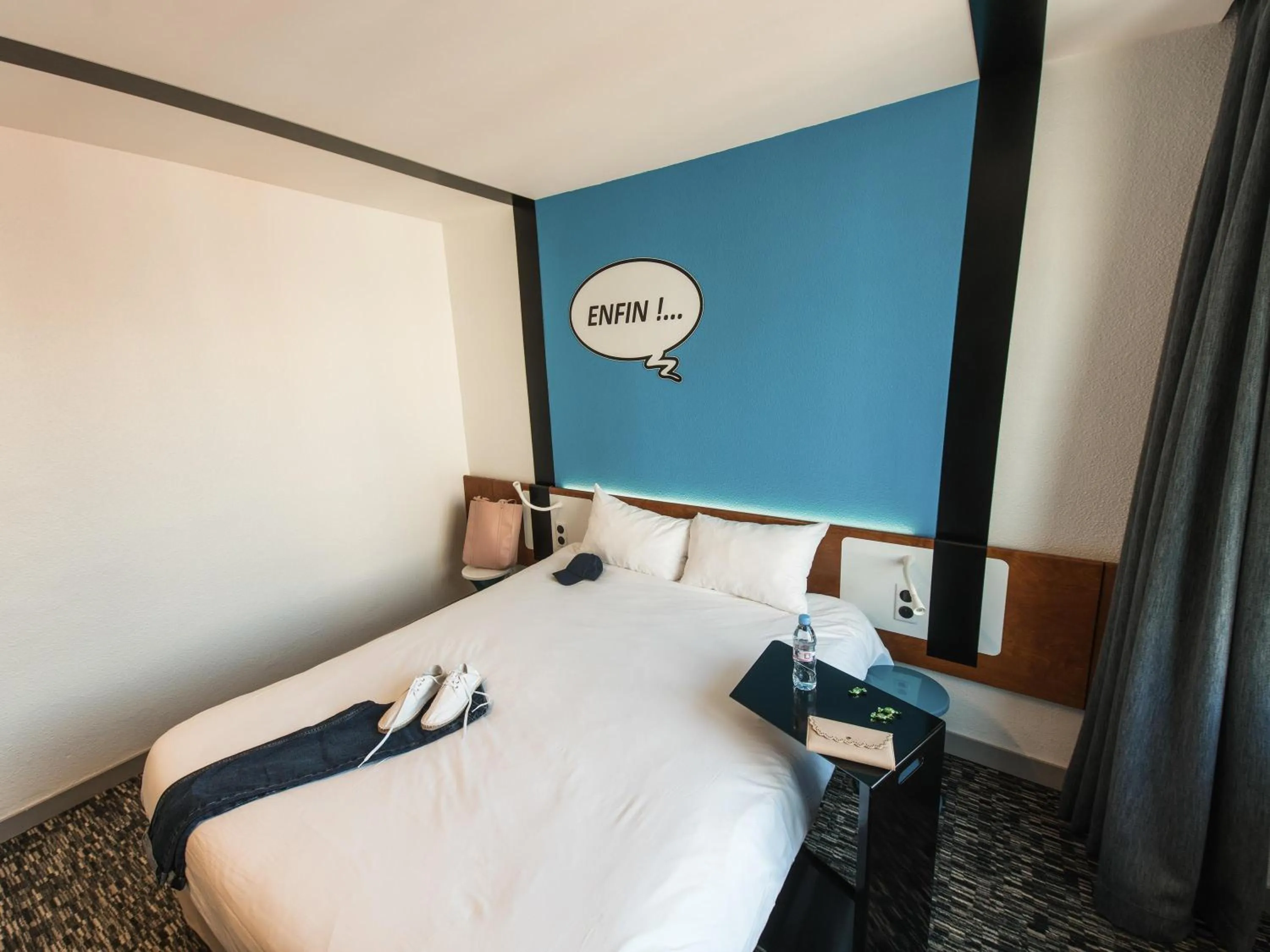 Bedroom, Bed in Ibis Styles Chambery Centre Gare