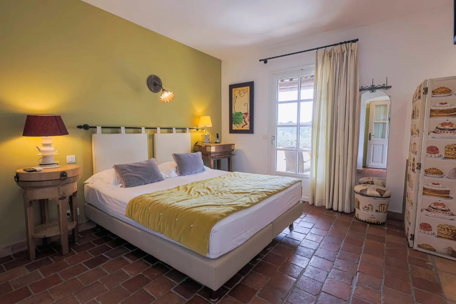 Bed in Hôtel du Clos