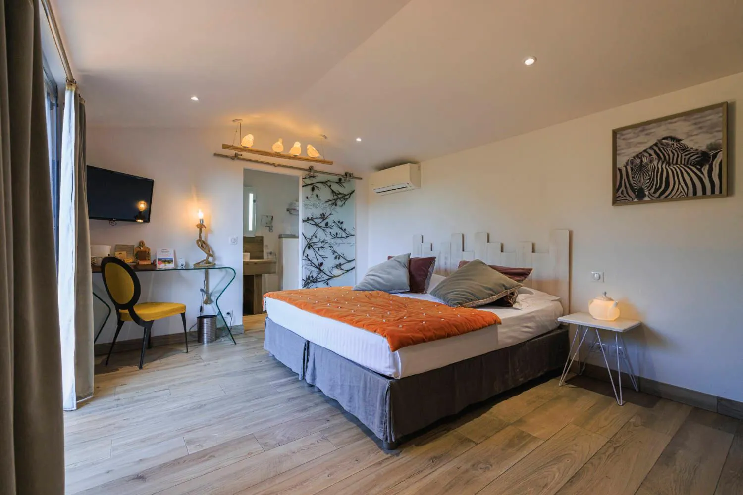 Bed in Hôtel du Clos