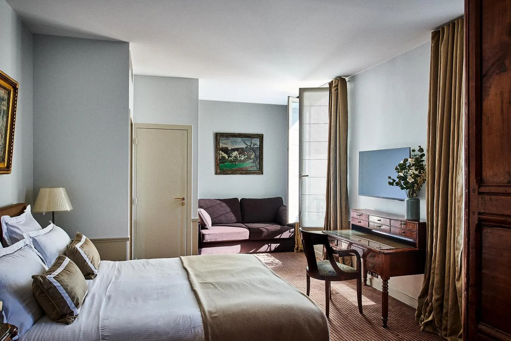 Bedroom, Bed in Hôtel d'Orsay - Esprit de France