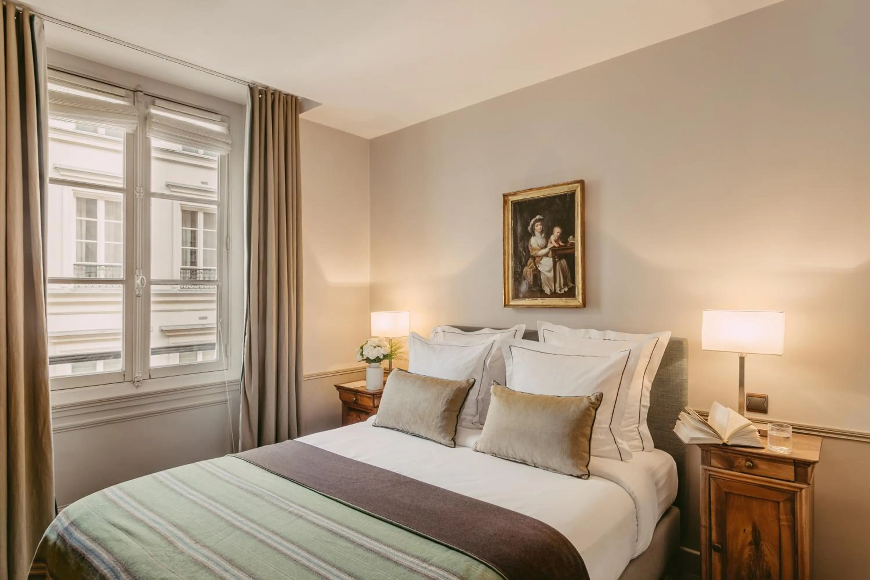 Bedroom, Bed in Hôtel d'Orsay - Esprit de France
