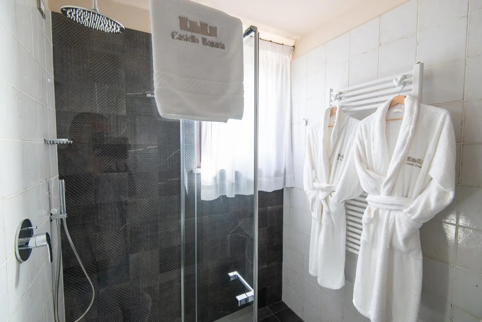 Shower in Castello Bonaria Wine & Spa Resort