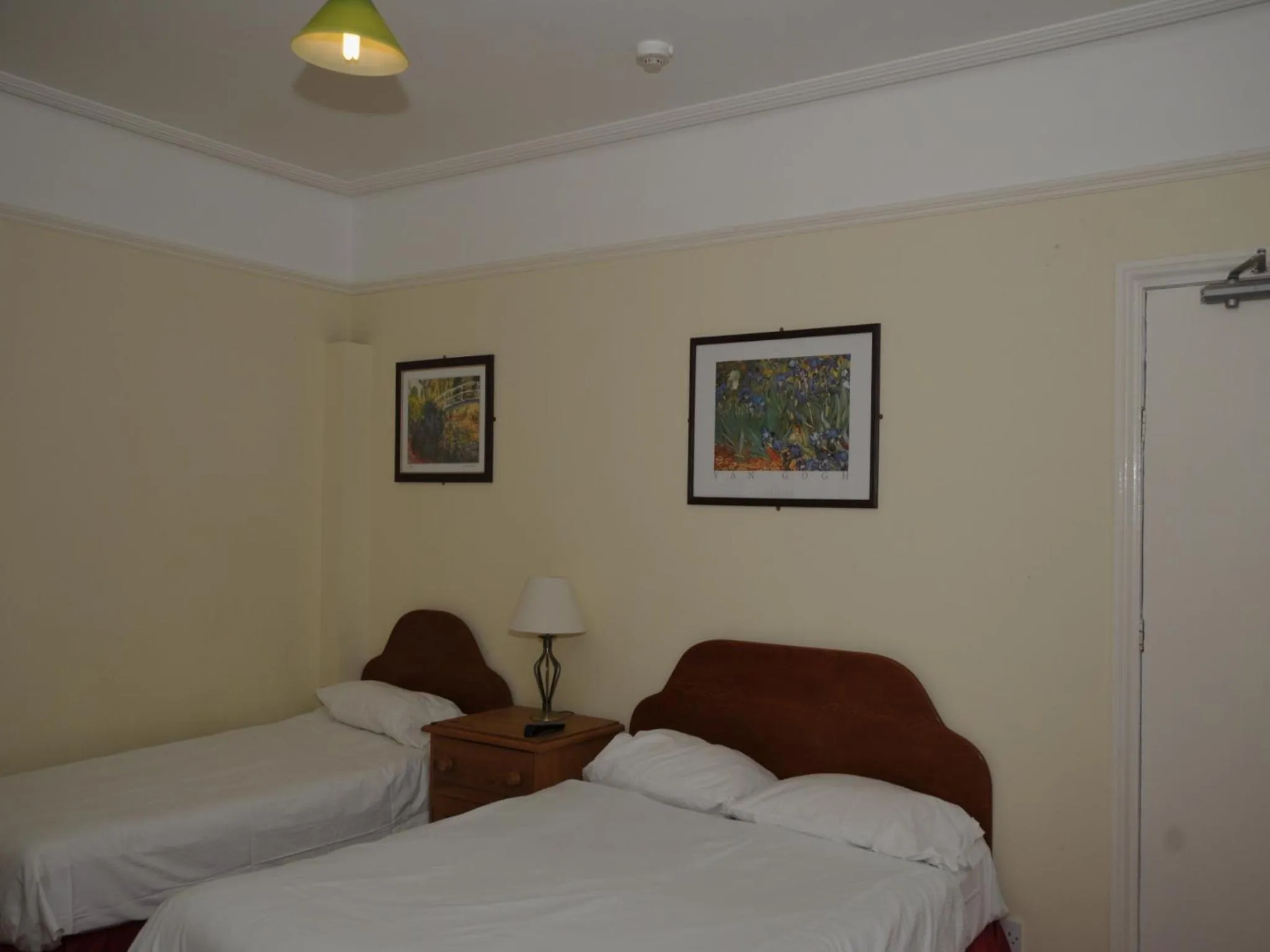 Bedroom in Wimblehurst Hotel