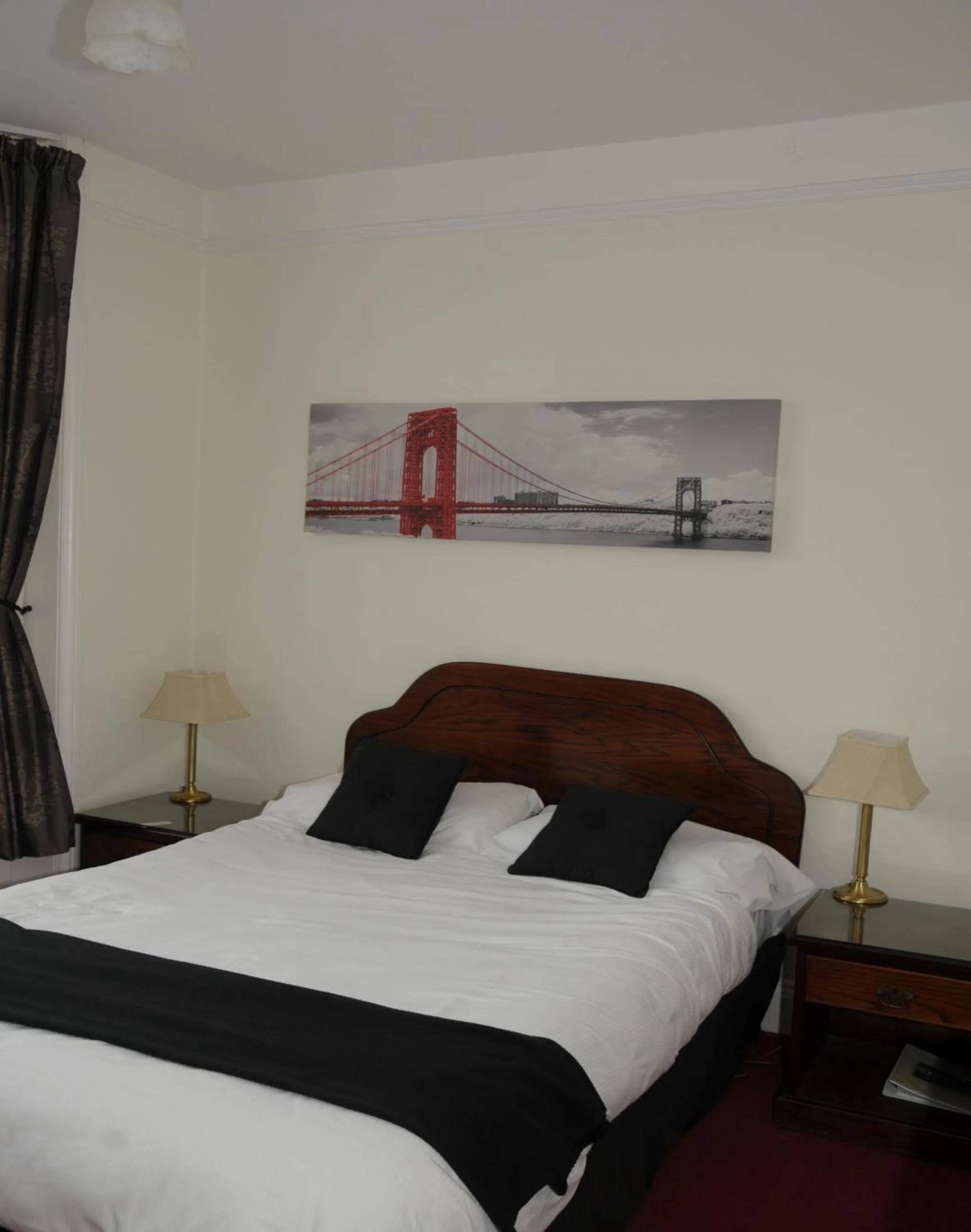 Bedroom in Wimblehurst Hotel