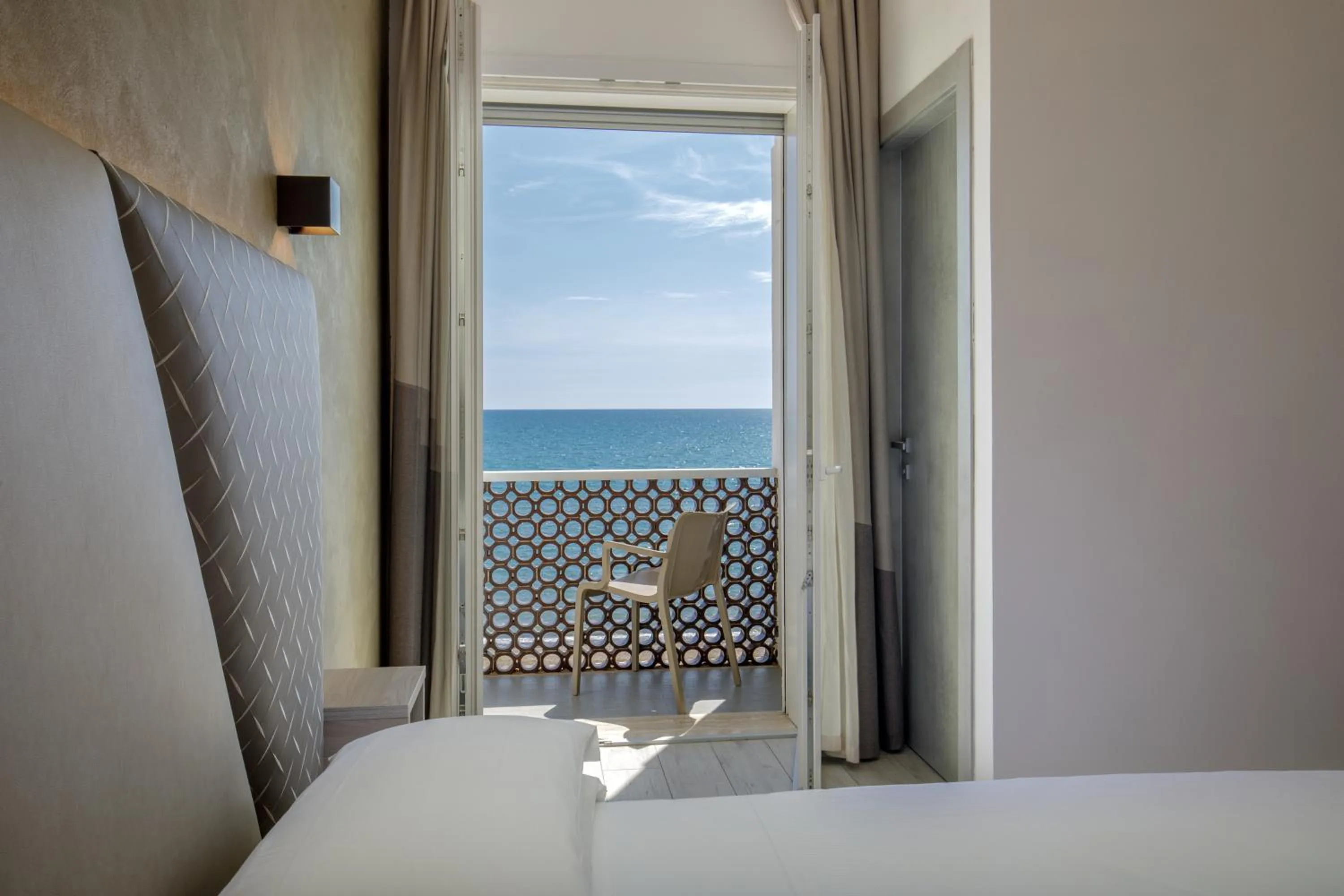 Bed in Hotel Tirreno