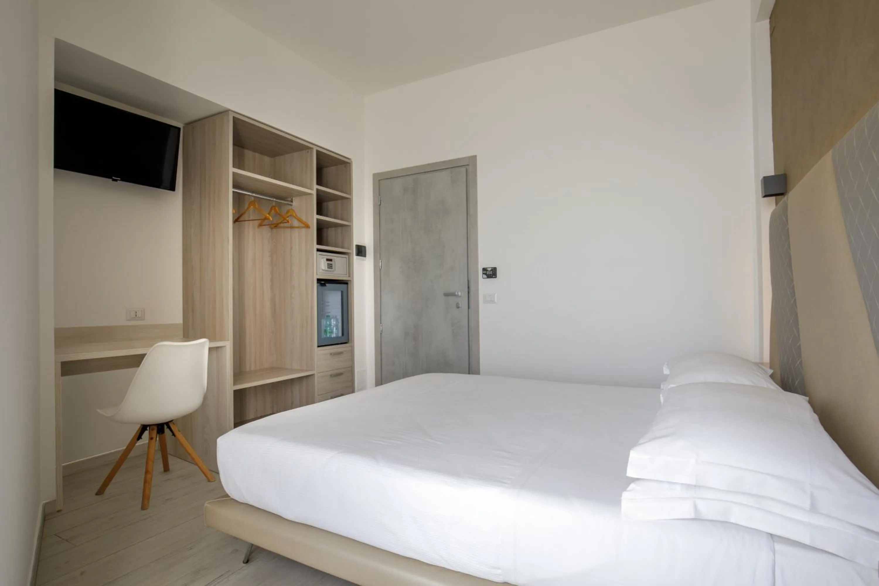 Bedroom, Bed in Hotel Tirreno