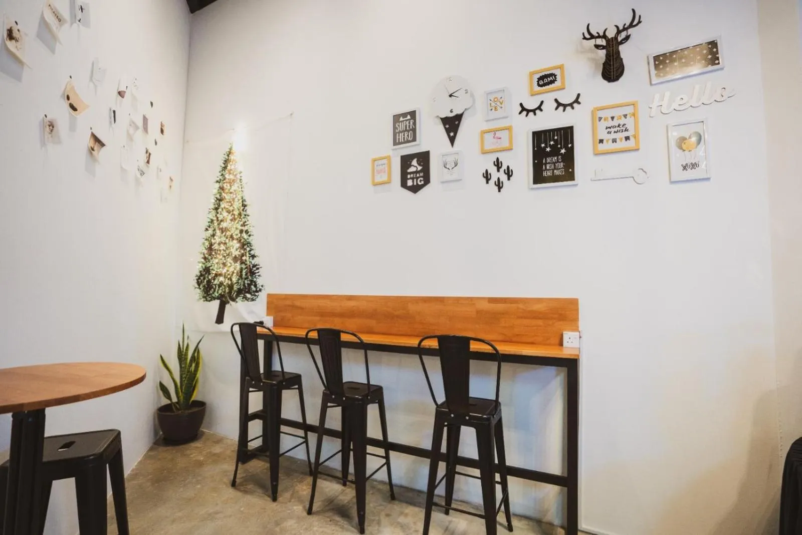 Hashtag.Capsule.Hostel