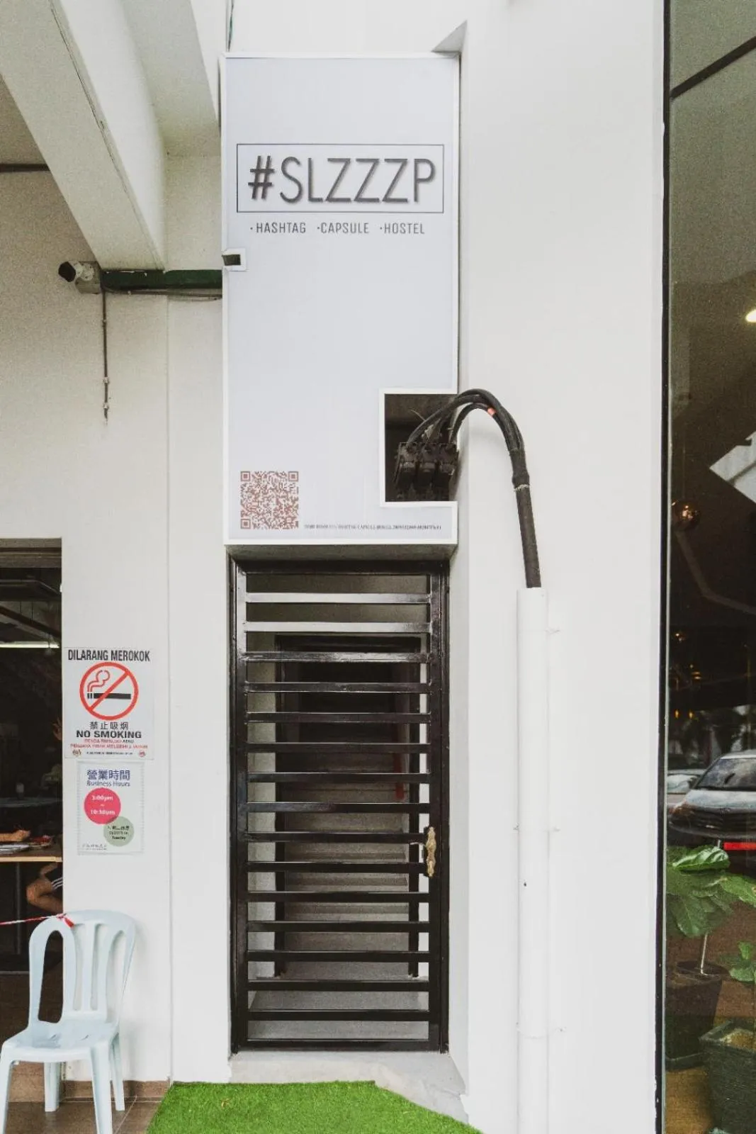 Facade/entrance in Hashtag.Capsule.Hostel