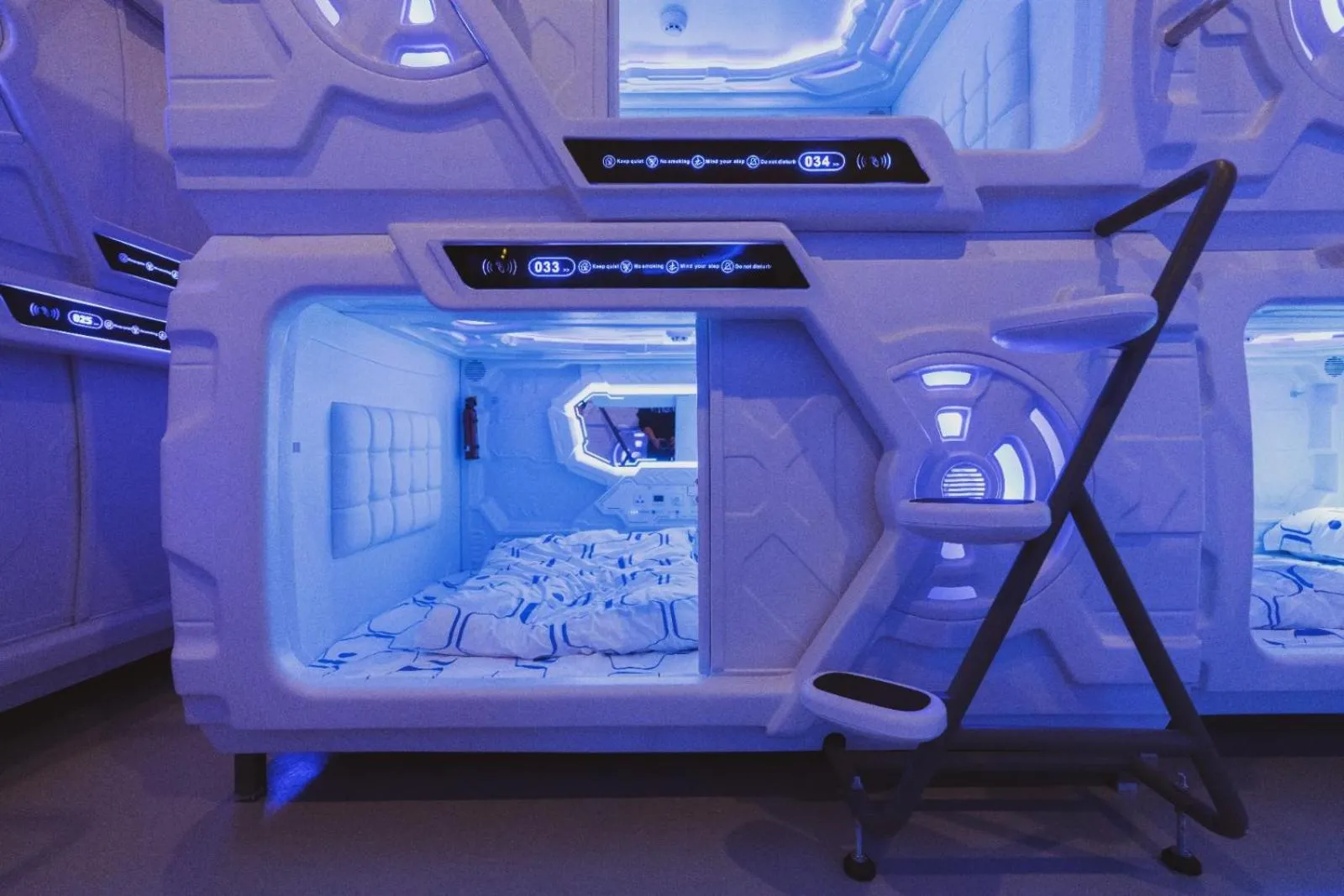 Hashtag.Capsule.Hostel