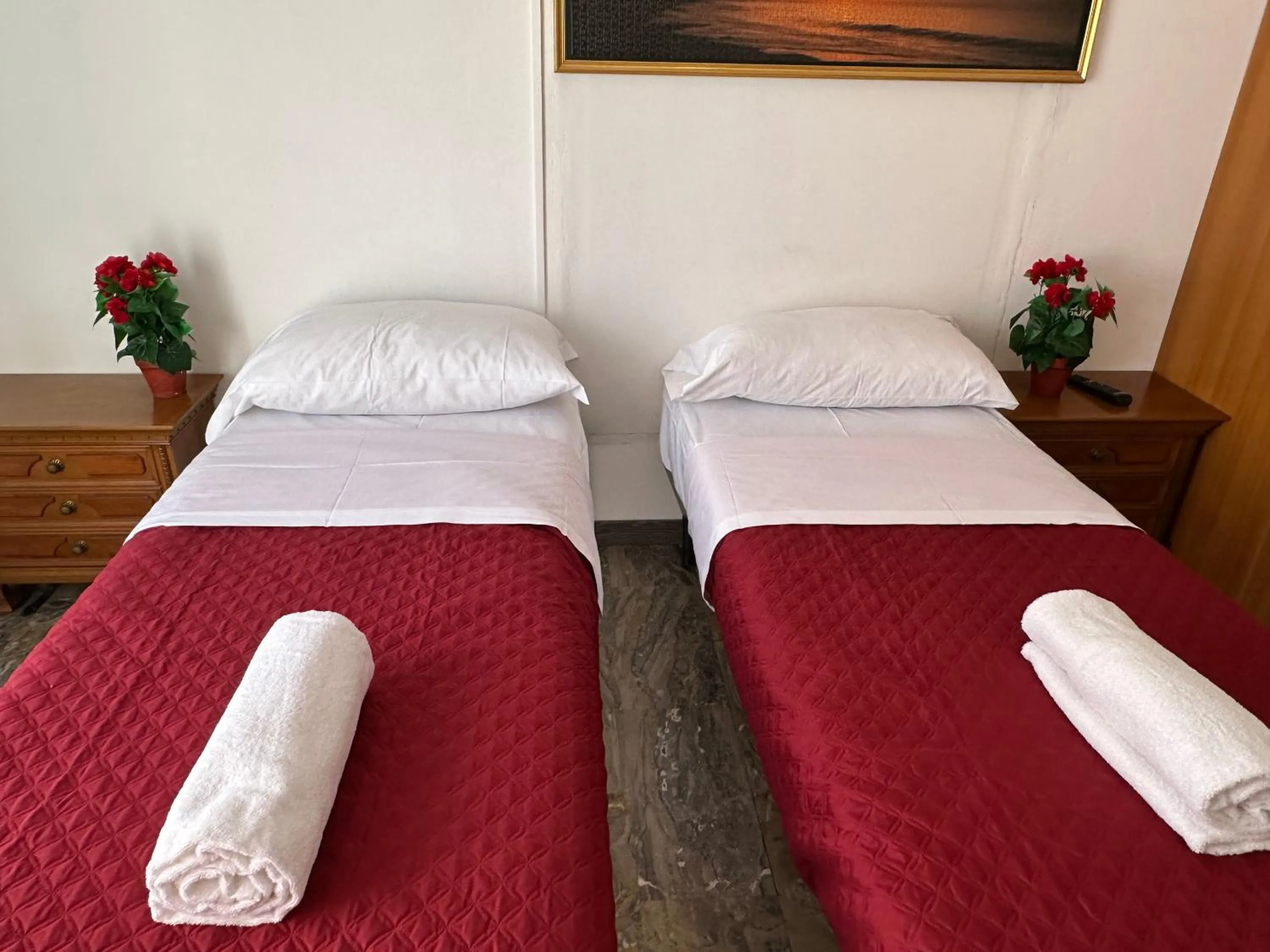 Property building, Bed in Venice Star House