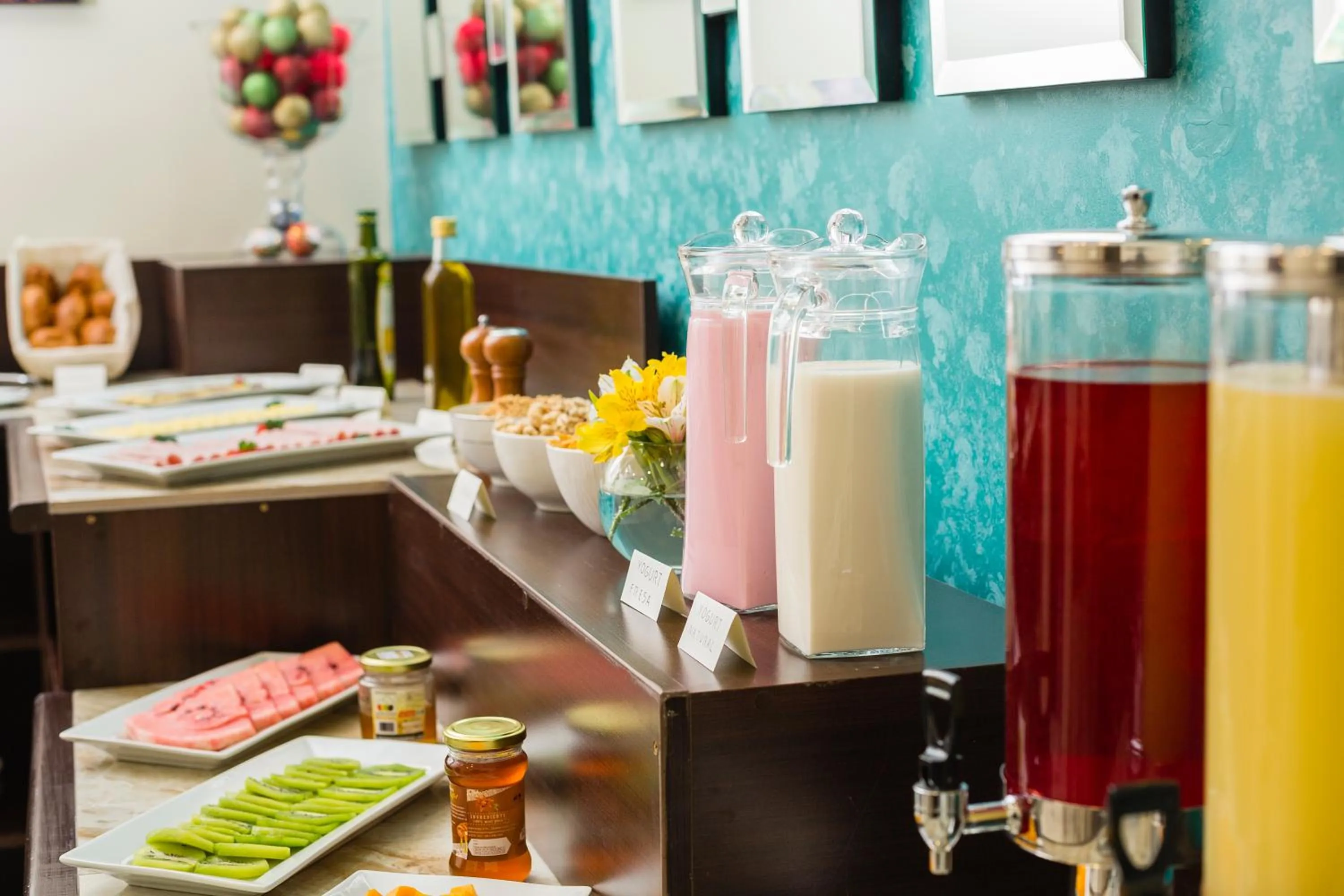 Buffet breakfast in SACHA Centric