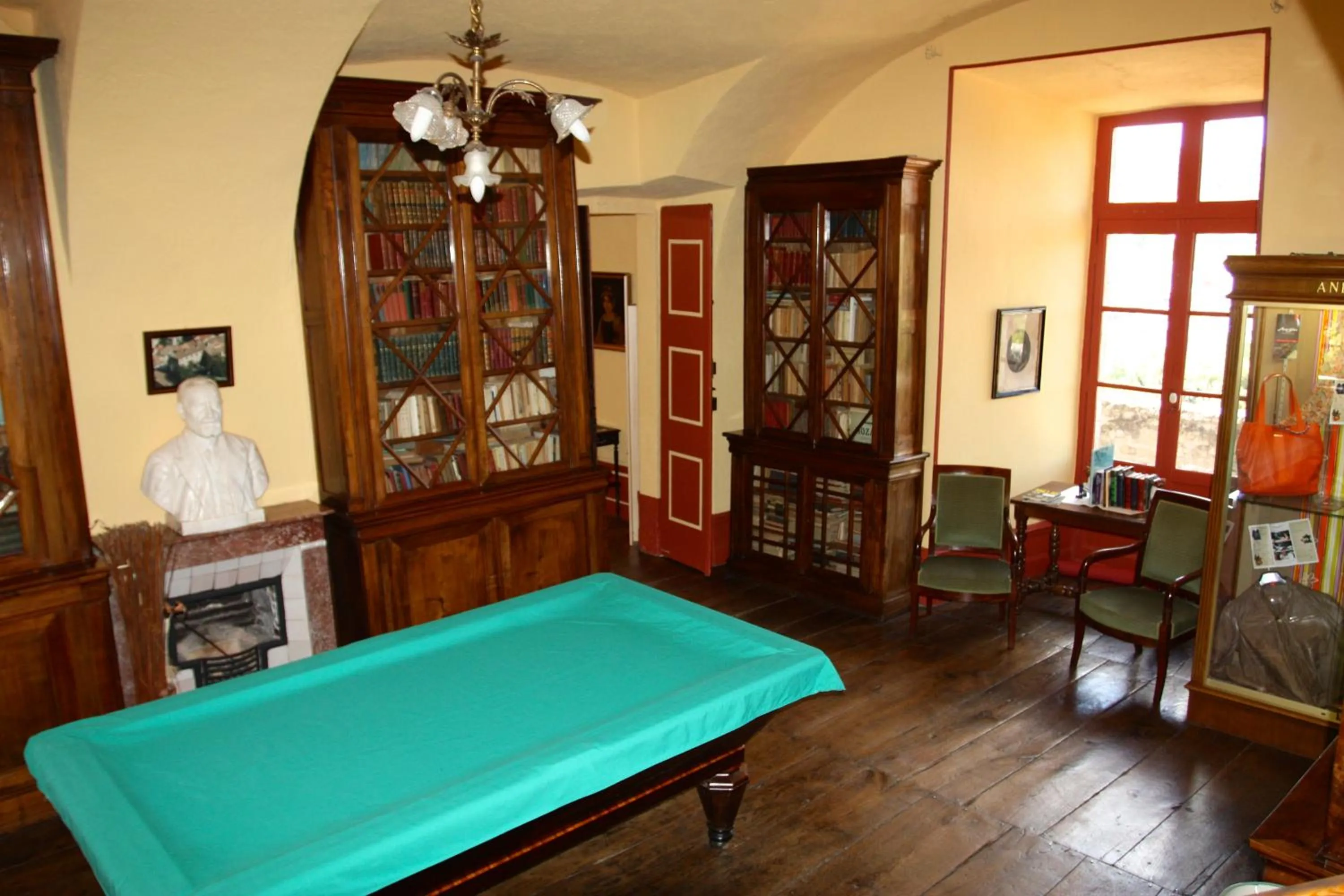 Billiard in Chateau de Creissels