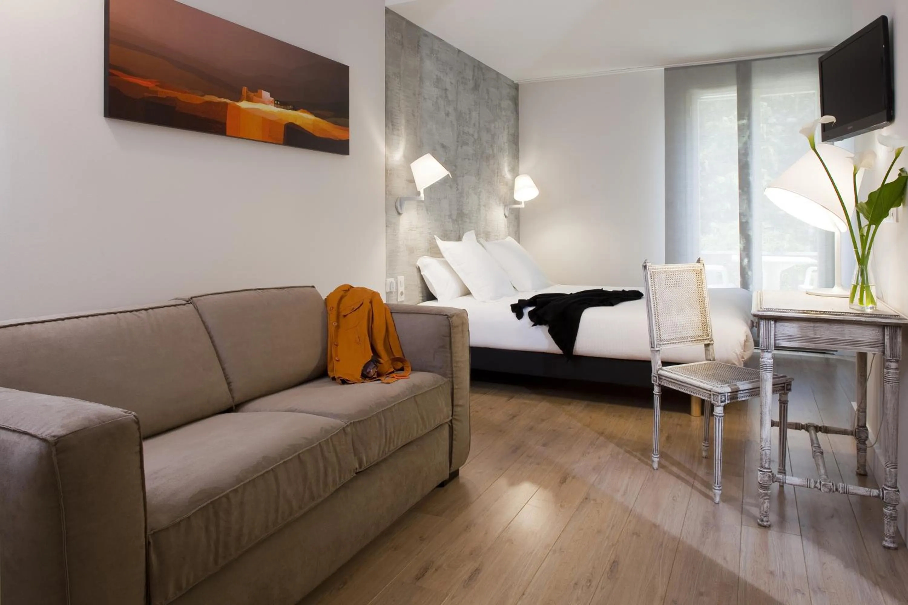 Photo of the whole room in Chateau de Creissels