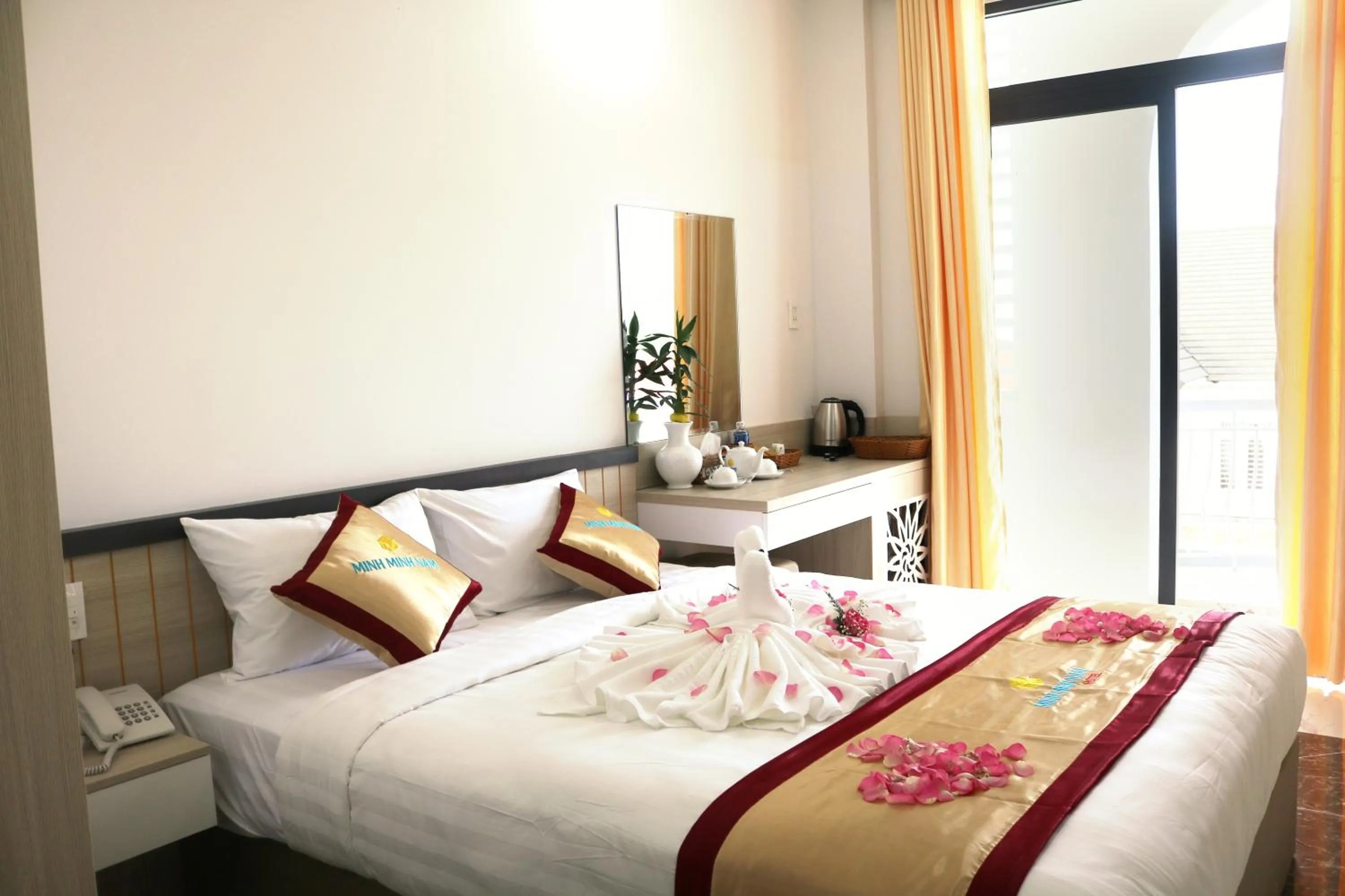 Bed in Minh Minh Nam Hotel